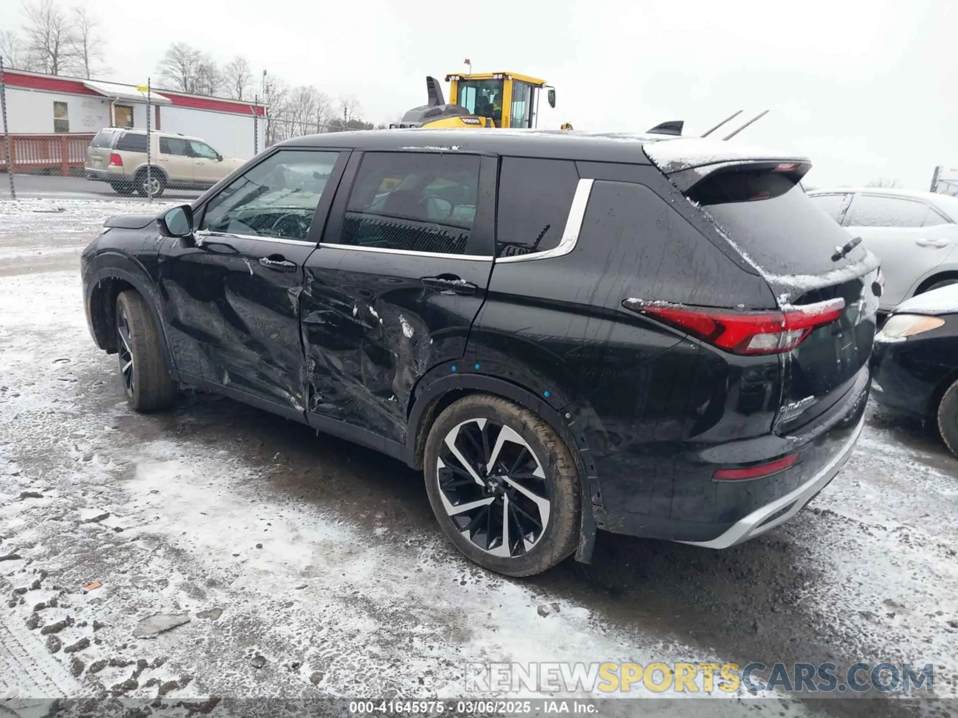 3 Photograph of a damaged car JA4J4UA88PZ009551 MITSUBISHI OUTLANDER 2023