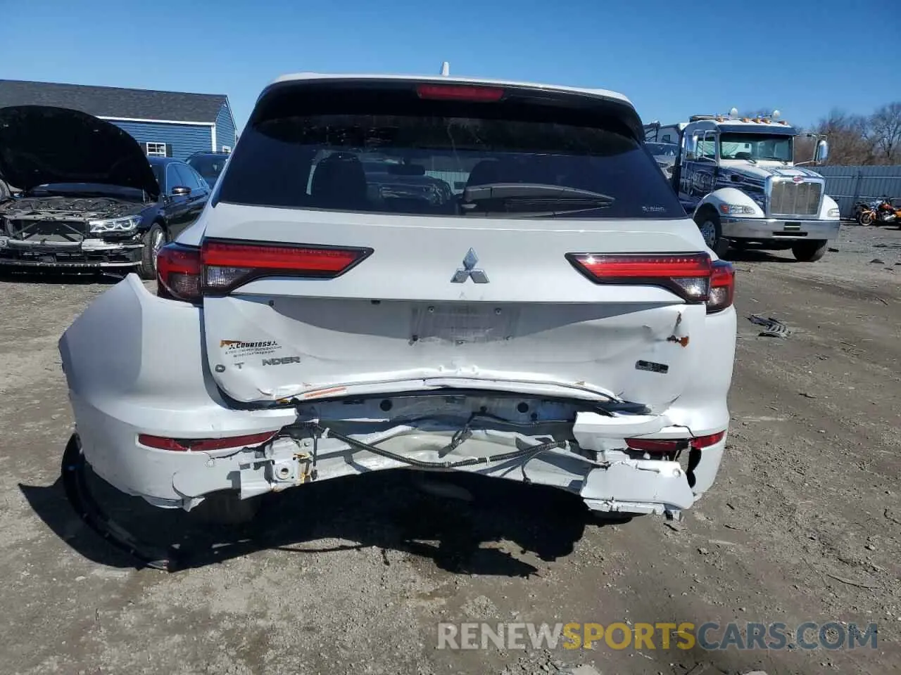 6 Photograph of a damaged car JA4J4UA88PZ016905 MITSUBISHI OUTLANDER 2023