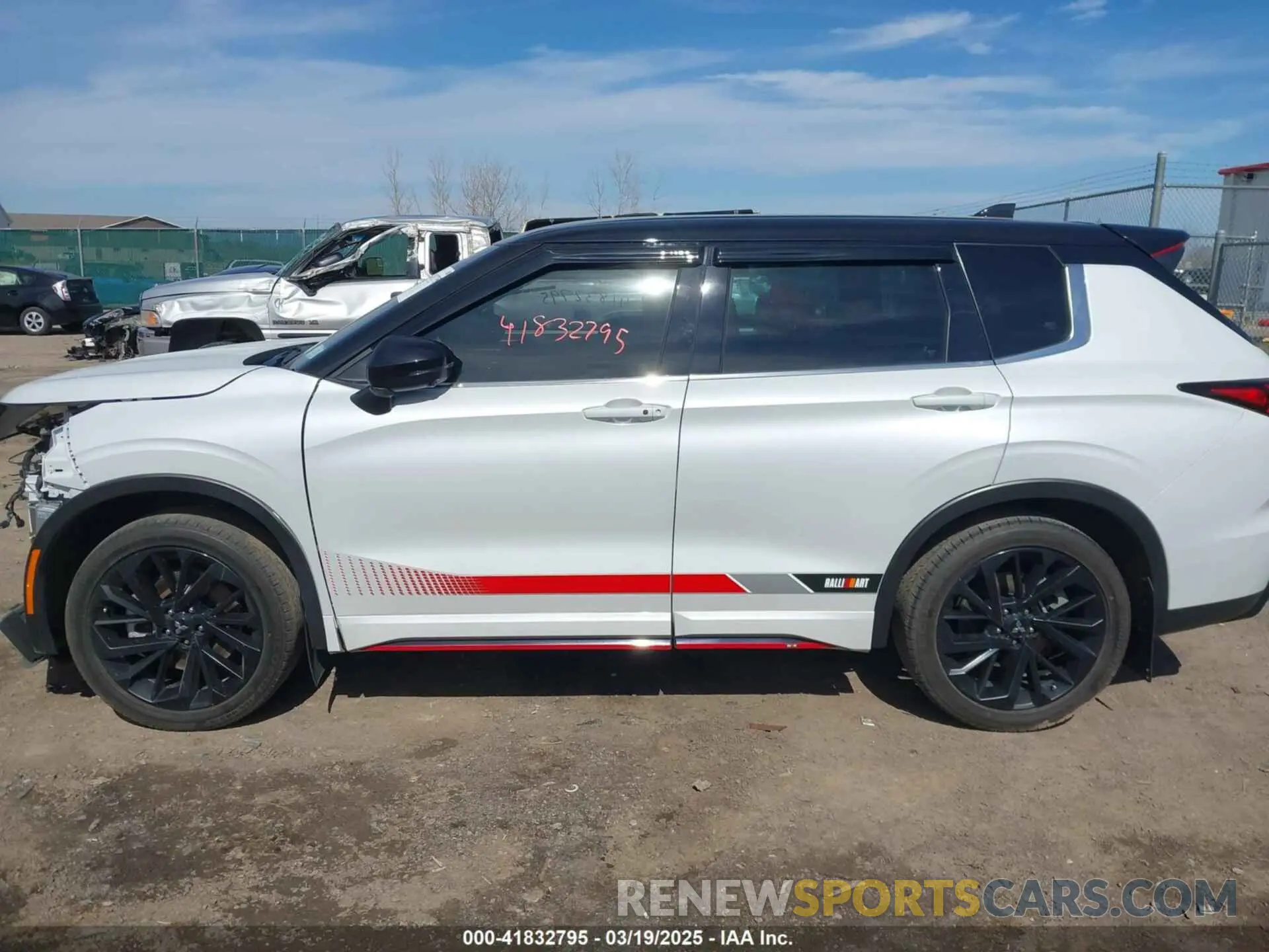 15 Photograph of a damaged car JA4J4UA89PZ033146 MITSUBISHI OUTLANDER 2023