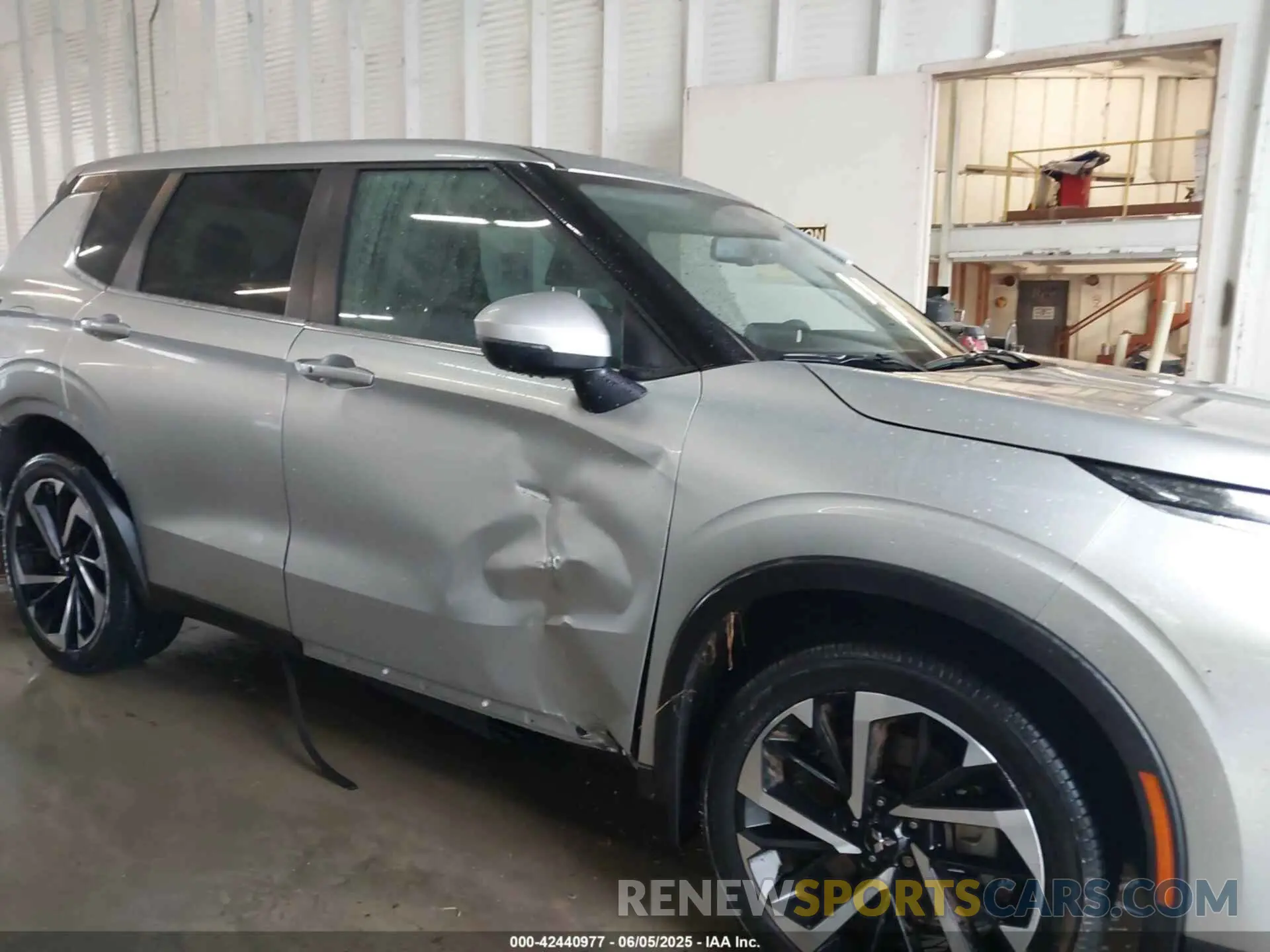 13 Photograph of a damaged car JA4J4UA89PZ049640 MITSUBISHI OUTLANDER 2023