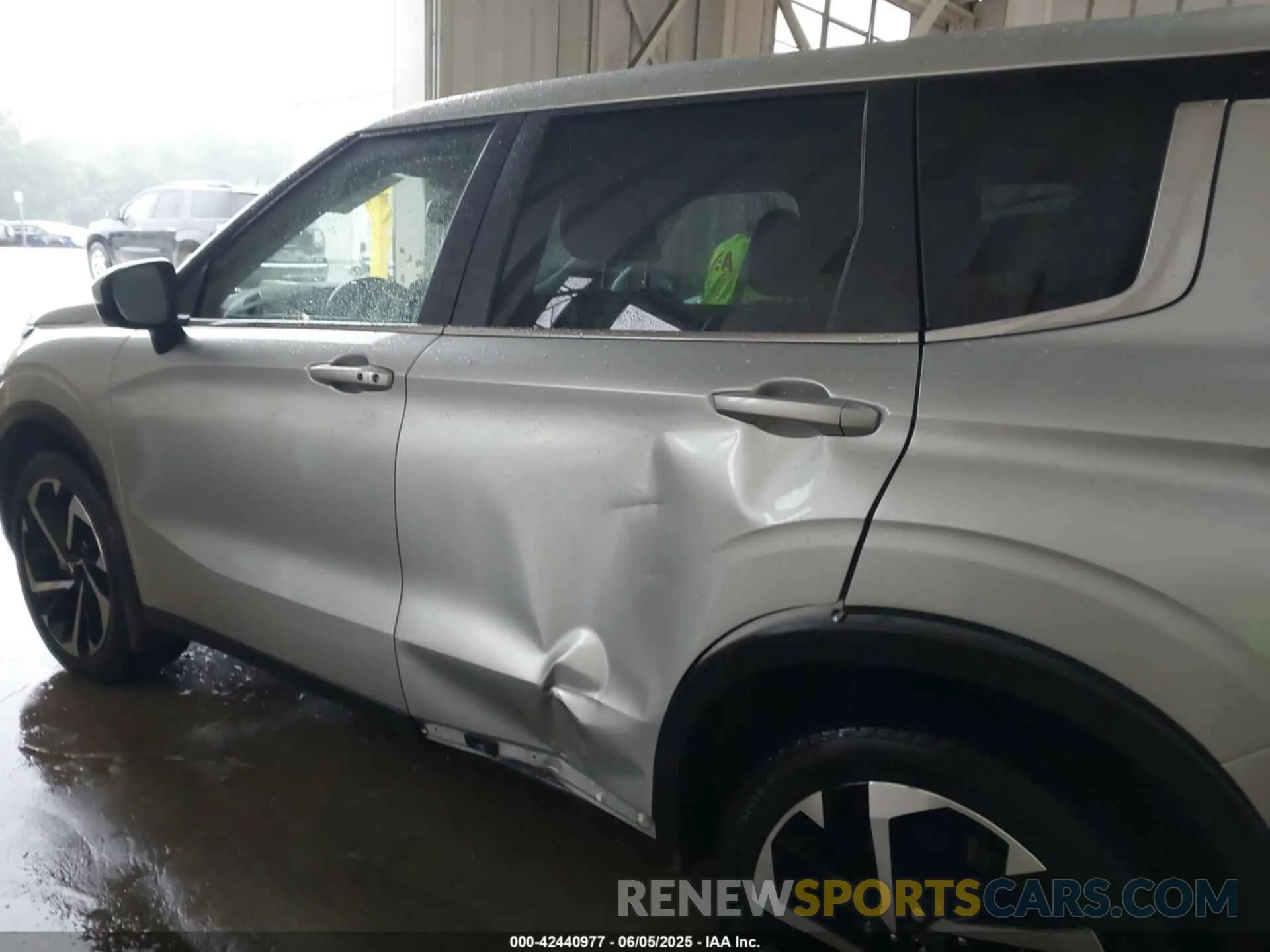 14 Photograph of a damaged car JA4J4UA89PZ049640 MITSUBISHI OUTLANDER 2023