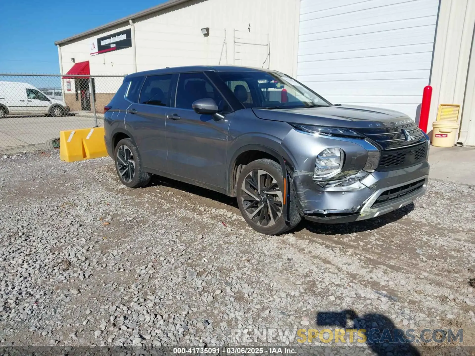 1 Photograph of a damaged car JA4J4UA8XPZ056578 MITSUBISHI OUTLANDER 2023