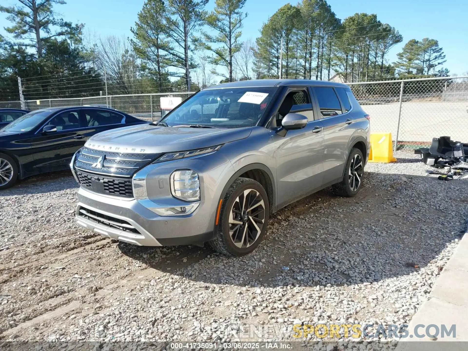 2 Photograph of a damaged car JA4J4UA8XPZ056578 MITSUBISHI OUTLANDER 2023
