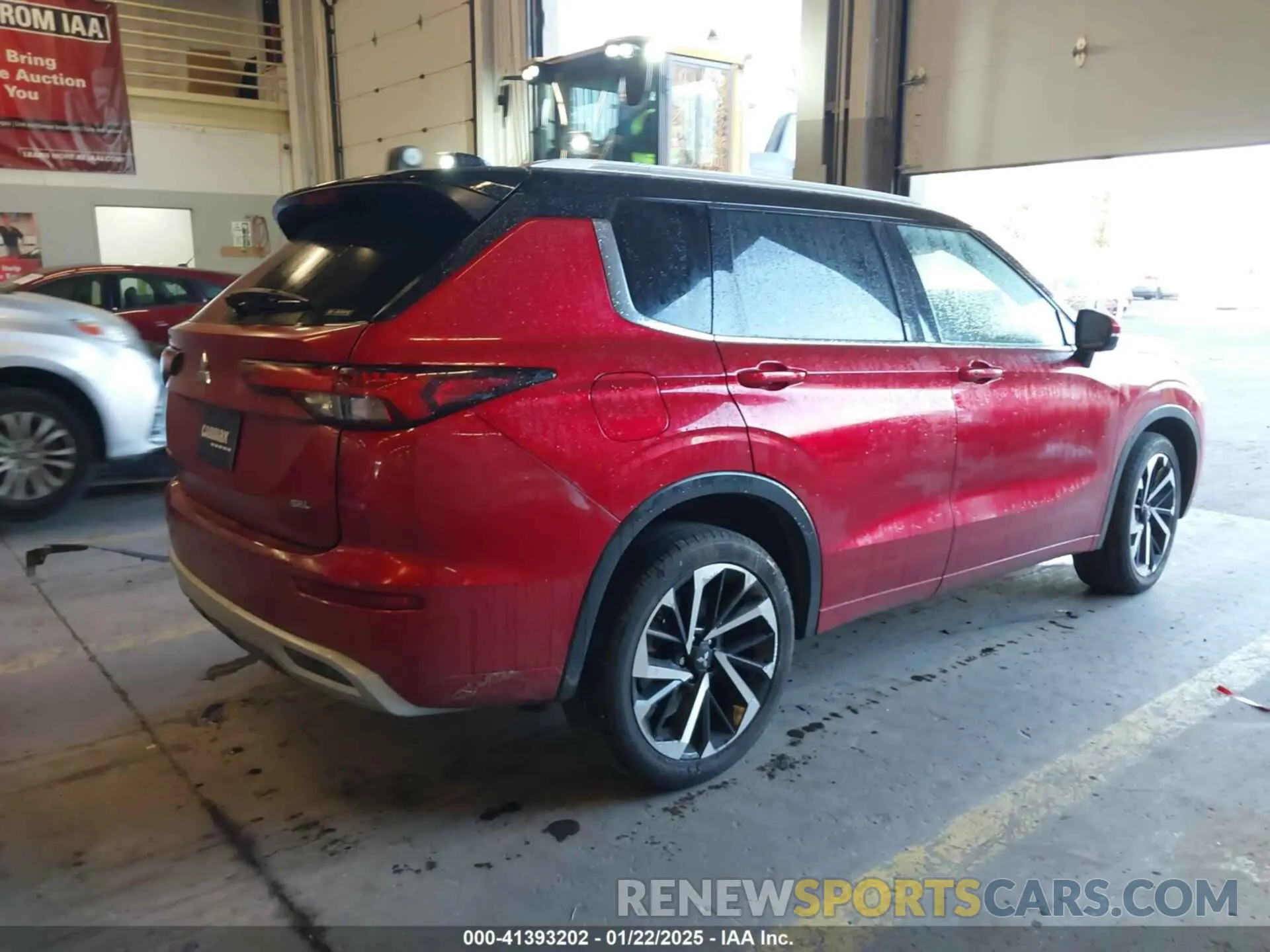4 Photograph of a damaged car JA4J4VA86PZ007318 MITSUBISHI OUTLANDER 2023