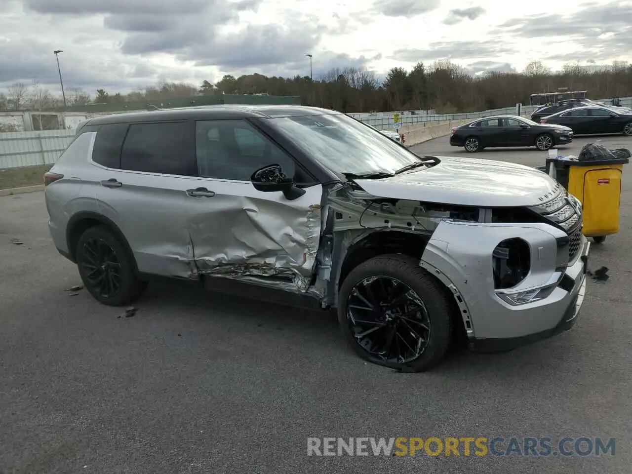 4 Photograph of a damaged car JA4J4VA86PZ008968 MITSUBISHI OUTLANDER 2023