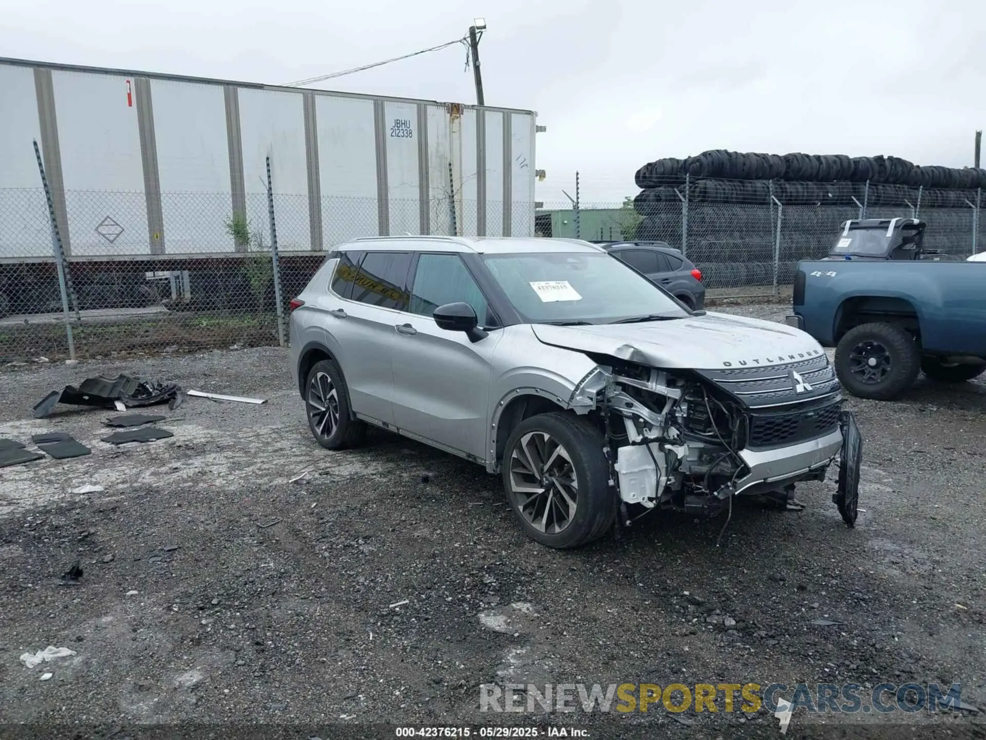 1 Photograph of a damaged car JA4J4VA8XPZ025997 MITSUBISHI OUTLANDER 2023