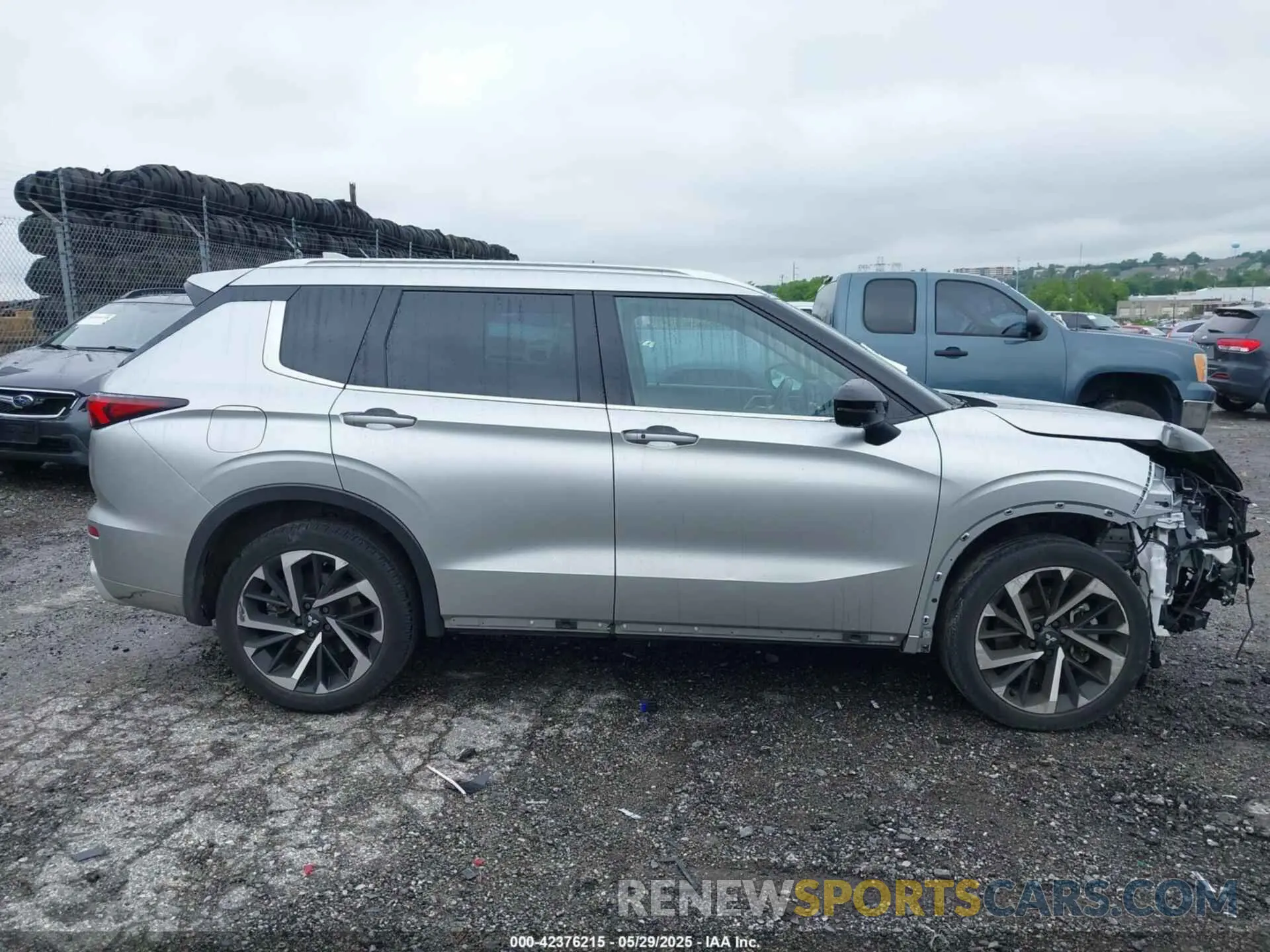 14 Photograph of a damaged car JA4J4VA8XPZ025997 MITSUBISHI OUTLANDER 2023