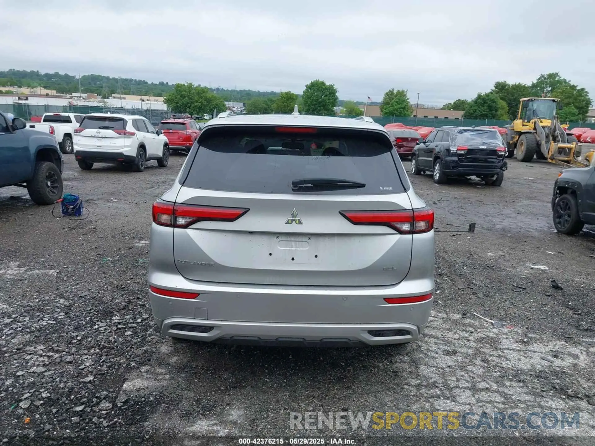 17 Photograph of a damaged car JA4J4VA8XPZ025997 MITSUBISHI OUTLANDER 2023