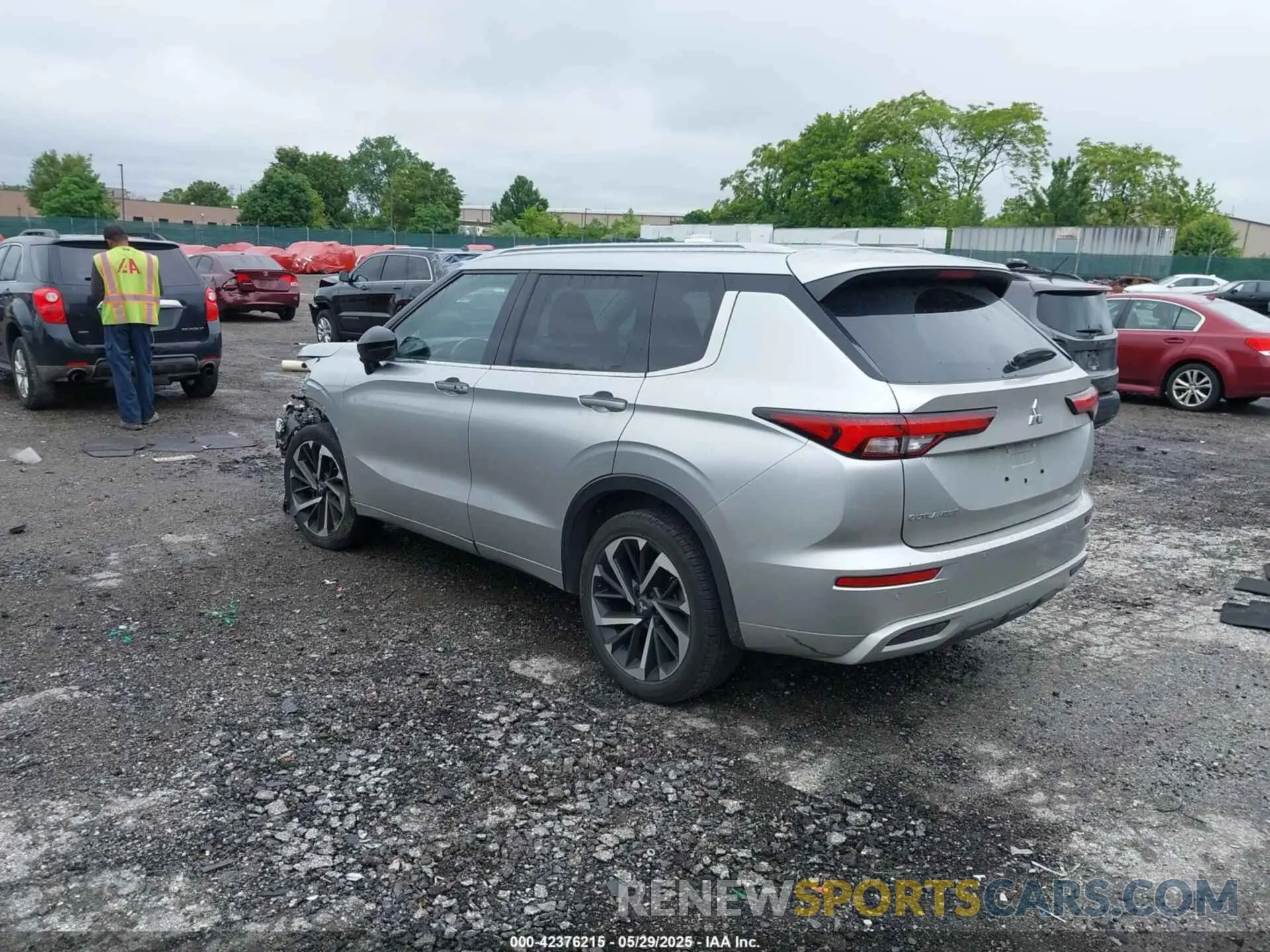 3 Photograph of a damaged car JA4J4VA8XPZ025997 MITSUBISHI OUTLANDER 2023