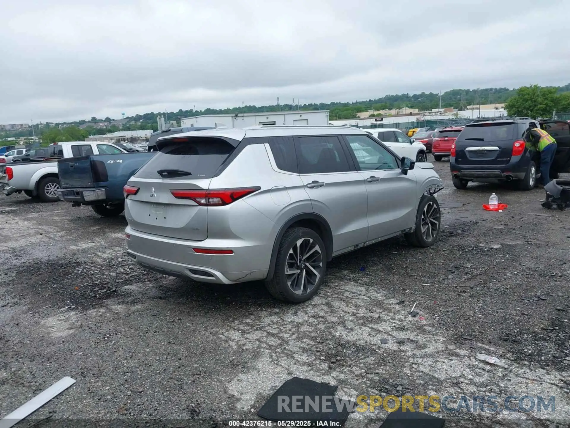 4 Photograph of a damaged car JA4J4VA8XPZ025997 MITSUBISHI OUTLANDER 2023