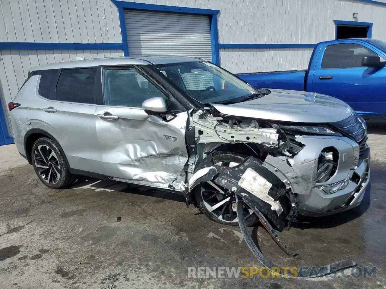 4 Photograph of a damaged car JA4T5UA93PZ047168 MITSUBISHI OUTLANDER 2023