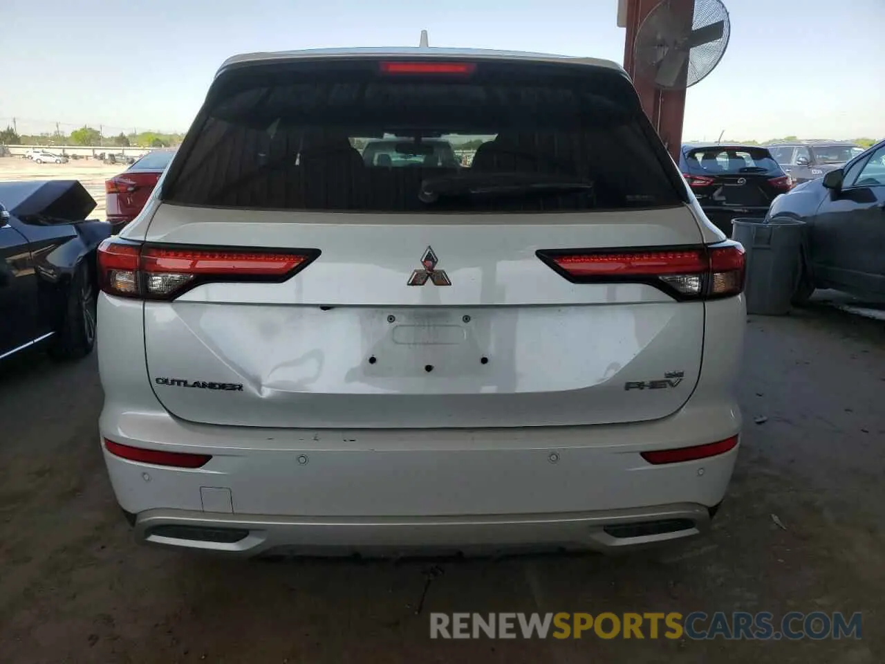 6 Photograph of a damaged car JA4T5UA9XPZ045272 MITSUBISHI OUTLANDER 2023
