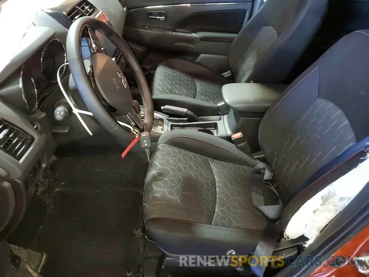 7 Photograph of a damaged car JA4ARUAU1RU019093 MITSUBISHI OUTLANDER 2024