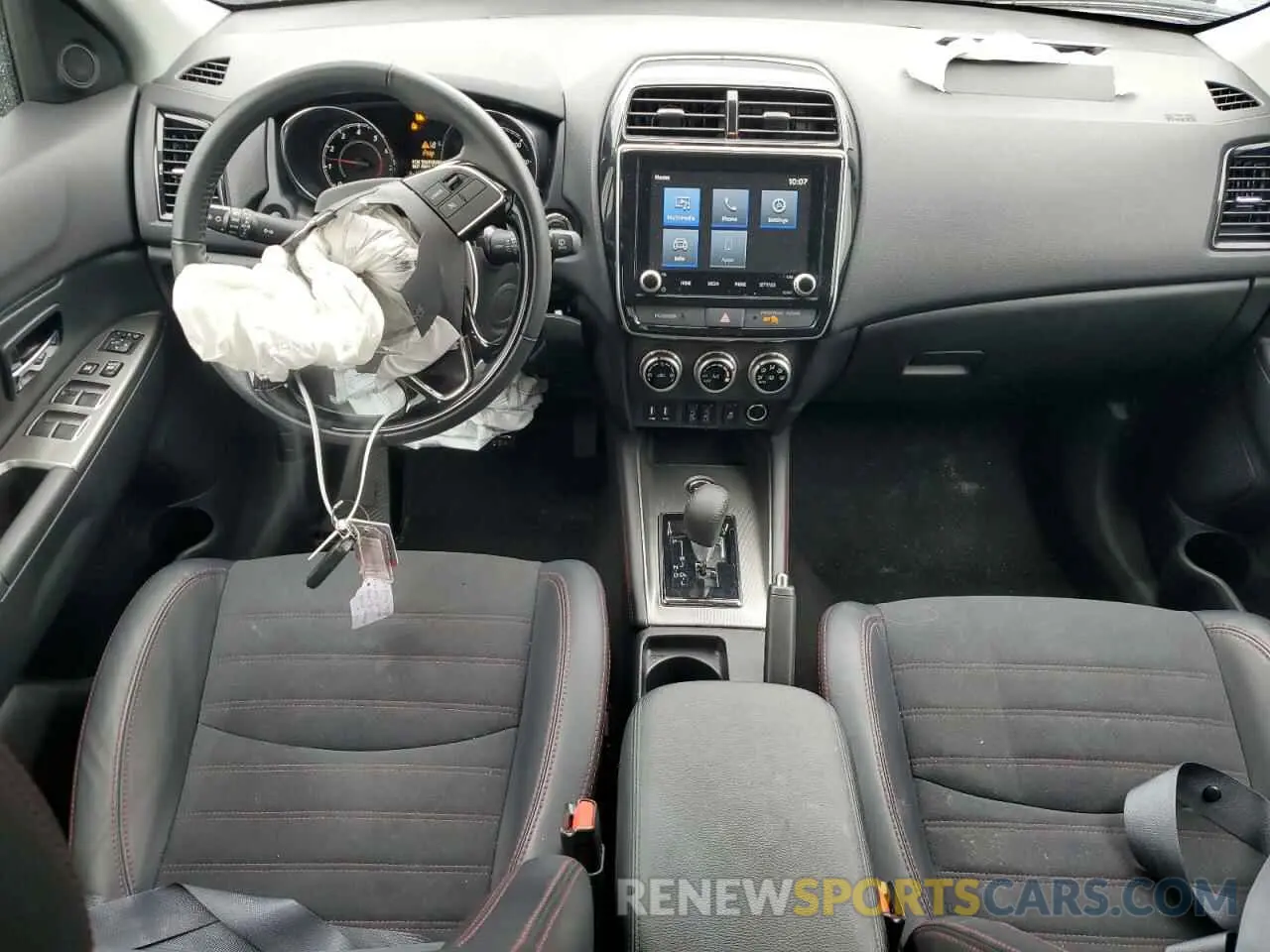 8 Photograph of a damaged car JA4ARUAU2RU008037 MITSUBISHI OUTLANDER 2024