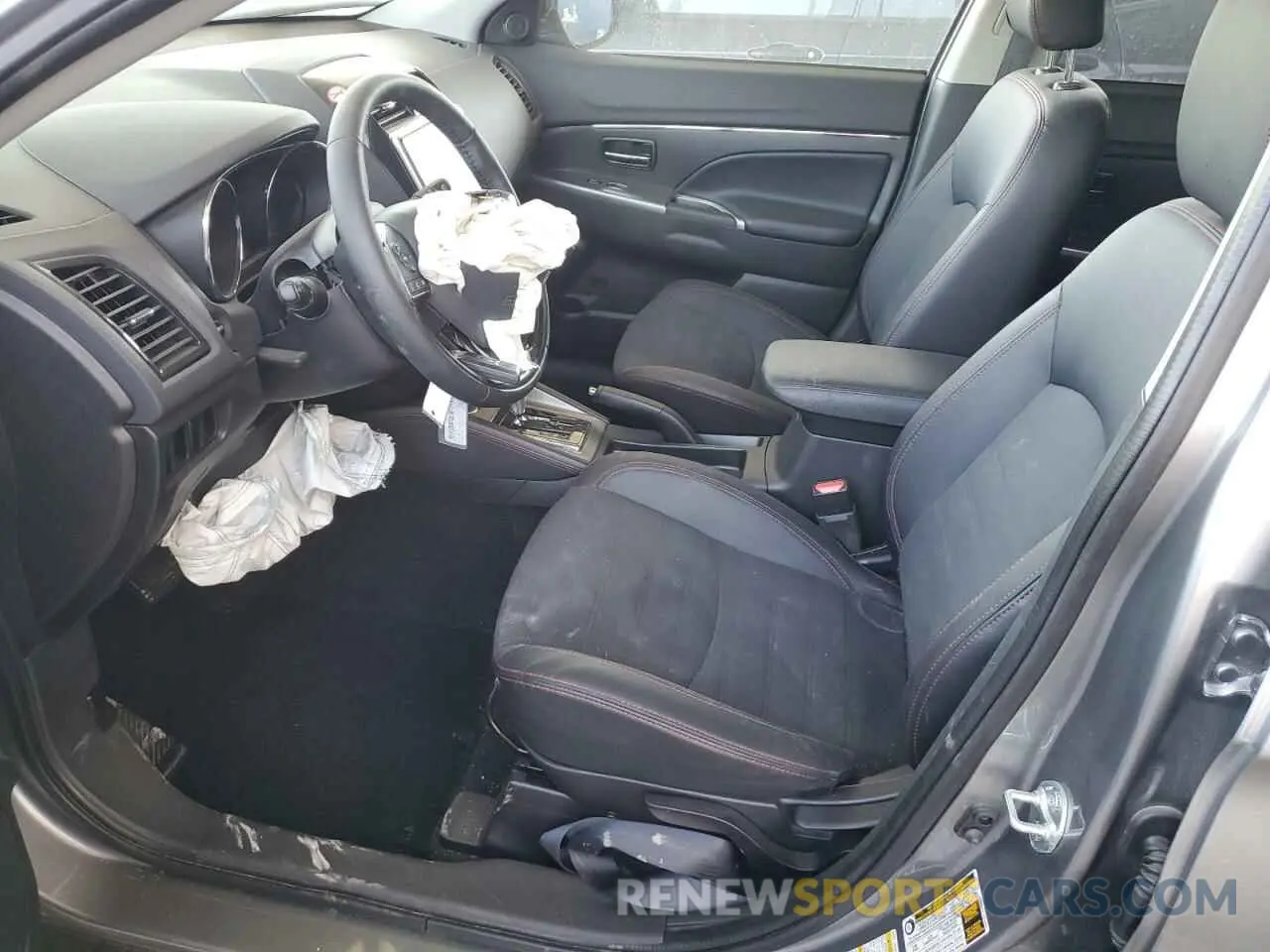 7 Photograph of a damaged car JA4ARUAU2RU017417 MITSUBISHI OUTLANDER 2024