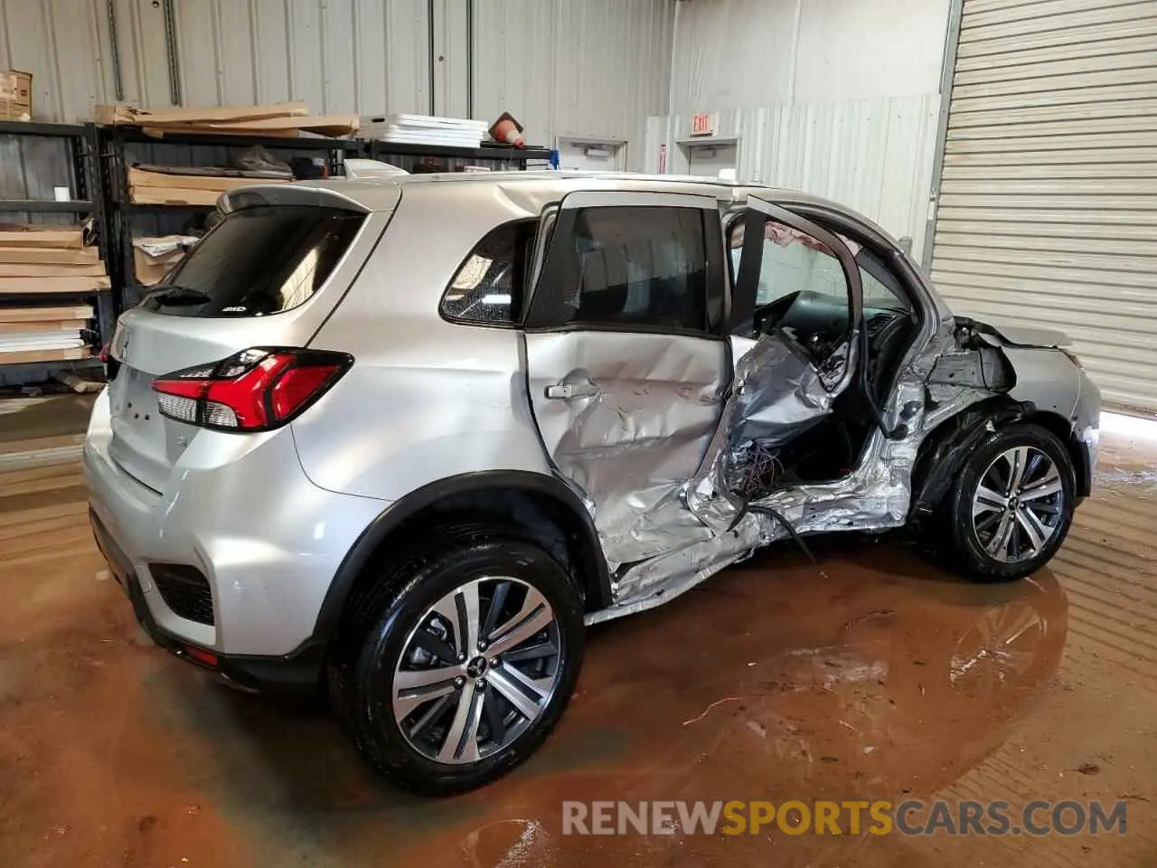 3 Photograph of a damaged car JA4ARUAU4RU008010 MITSUBISHI OUTLANDER 2024