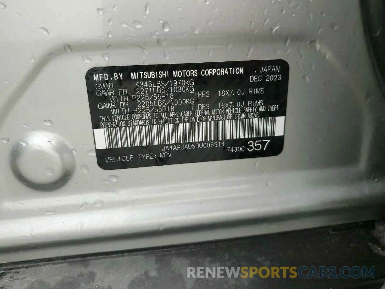 13 Photograph of a damaged car JA4ARUAU5RU006914 MITSUBISHI OUTLANDER 2024