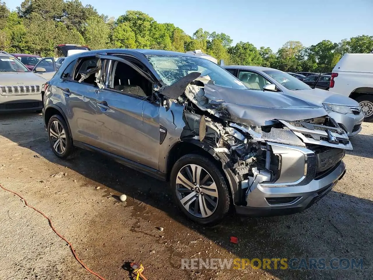 4 Photograph of a damaged car JA4ARUAU5RU018948 MITSUBISHI OUTLANDER 2024