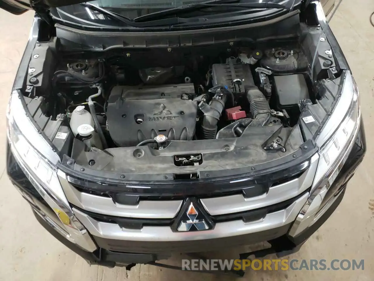11 Photograph of a damaged car JA4ARUAU6RU001415 MITSUBISHI OUTLANDER 2024