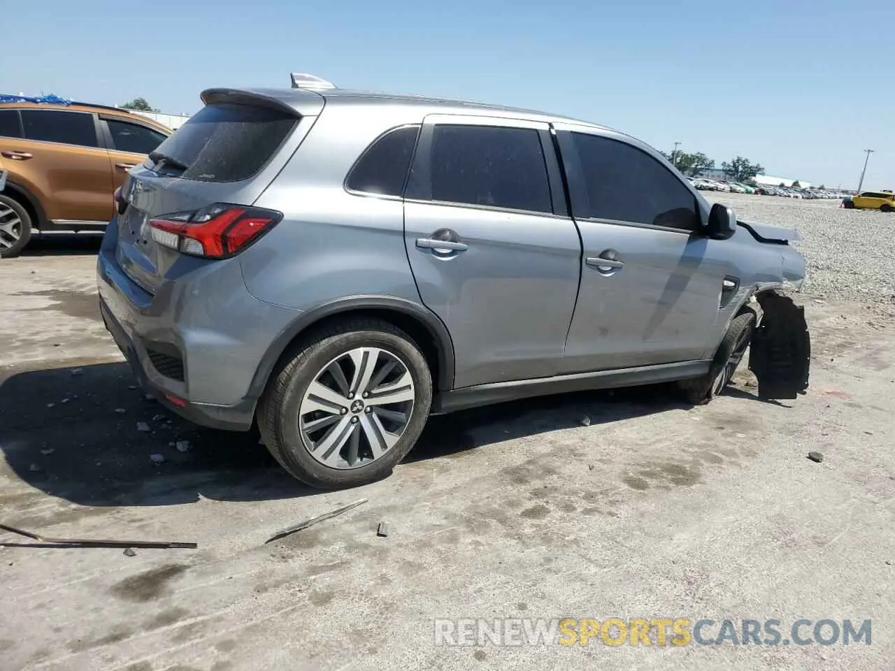 3 Photograph of a damaged car JA4ARUAU7RU003304 MITSUBISHI OUTLANDER 2024