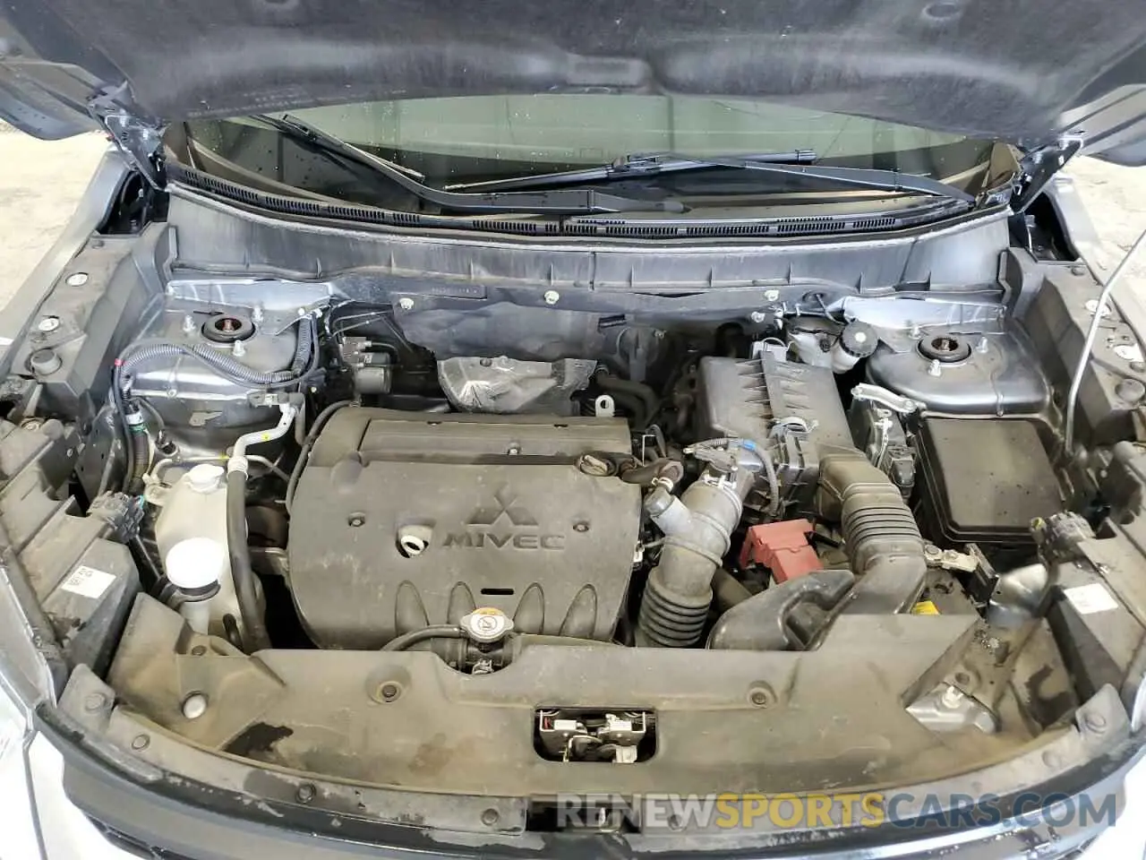 12 Photograph of a damaged car JA4ARUAU8RU009516 MITSUBISHI OUTLANDER 2024