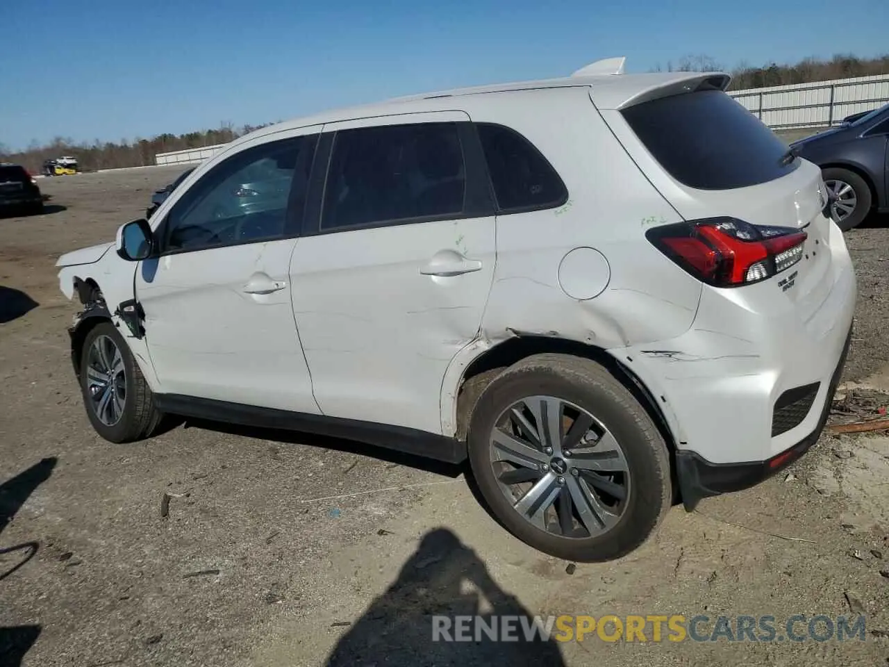2 Photograph of a damaged car JA4ARUAU8RU012450 MITSUBISHI OUTLANDER 2024