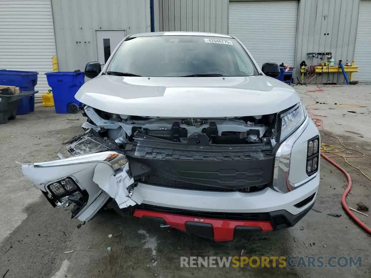 5 Photograph of a damaged car JA4ARUAU8RU018457 MITSUBISHI OUTLANDER 2024
