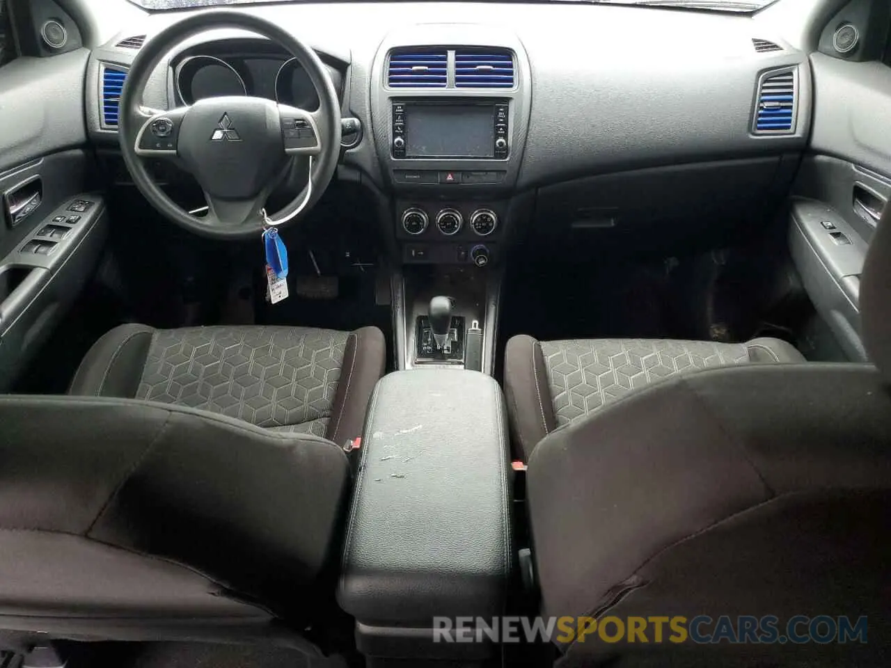 8 Photograph of a damaged car JA4ARUAU9RU008150 MITSUBISHI OUTLANDER 2024