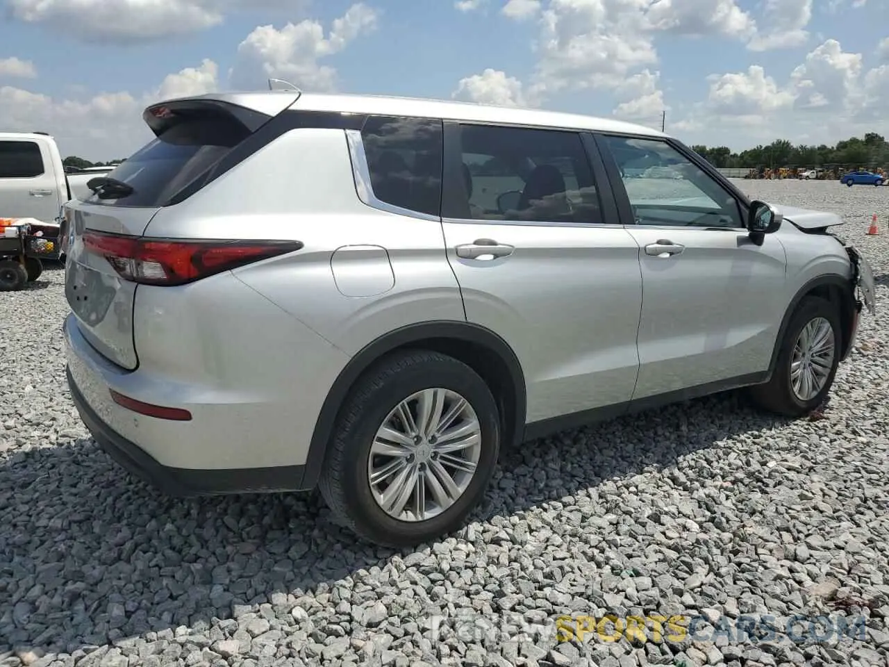 3 Photograph of a damaged car JA4J3UA83RZ005171 MITSUBISHI OUTLANDER 2024