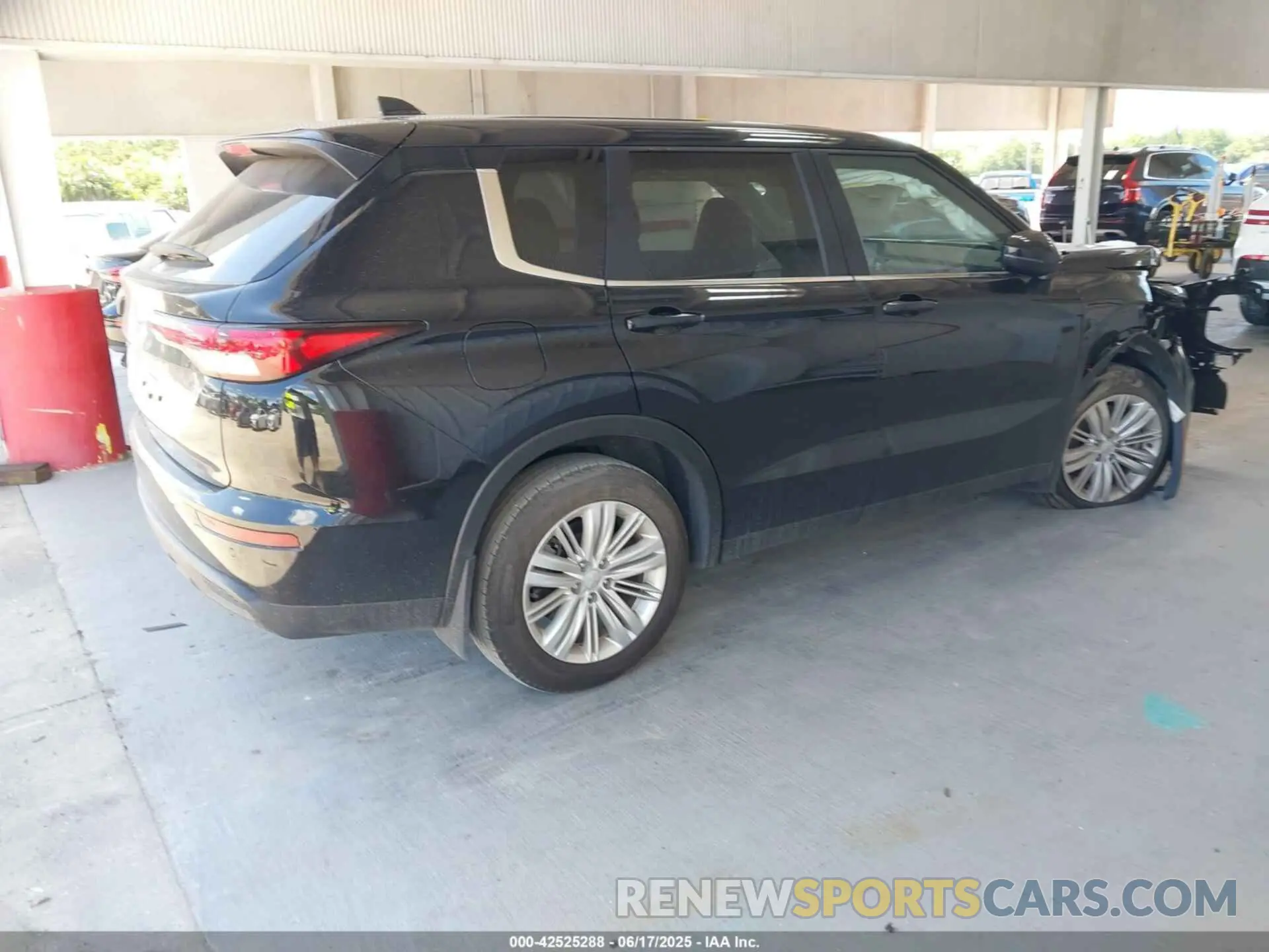 4 Photograph of a damaged car JA4J3UA84RZ028541 MITSUBISHI OUTLANDER 2024