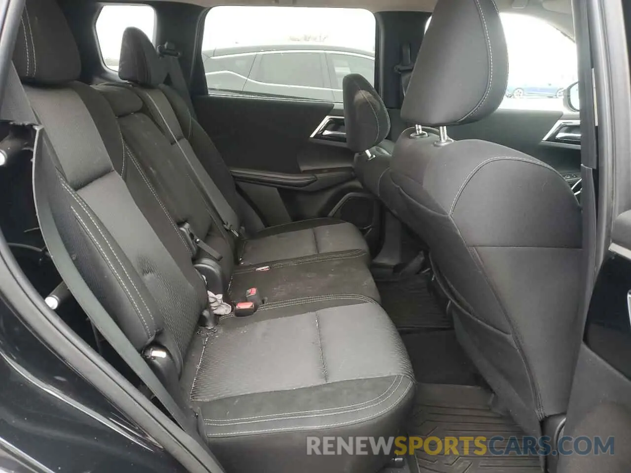 11 Photograph of a damaged car JA4J3UA85RZ026247 MITSUBISHI OUTLANDER 2024