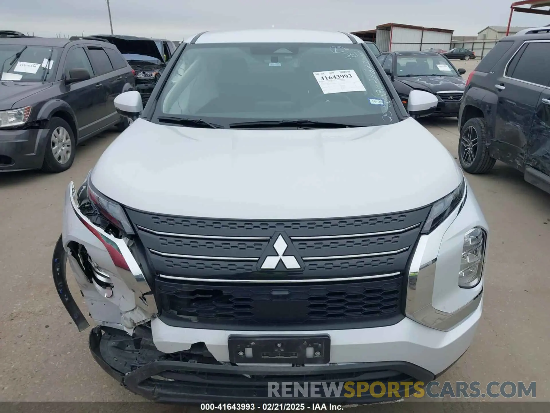 12 Photograph of a damaged car JA4J3UA86RZ007013 MITSUBISHI OUTLANDER 2024