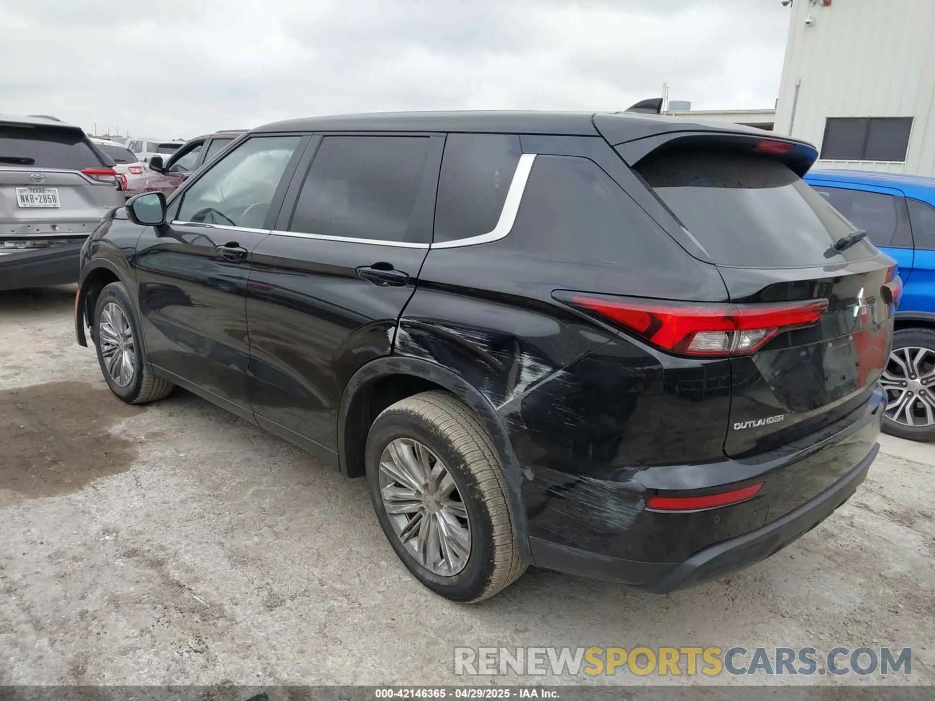 3 Photograph of a damaged car JA4J3UA87RZ073473 MITSUBISHI OUTLANDER 2024