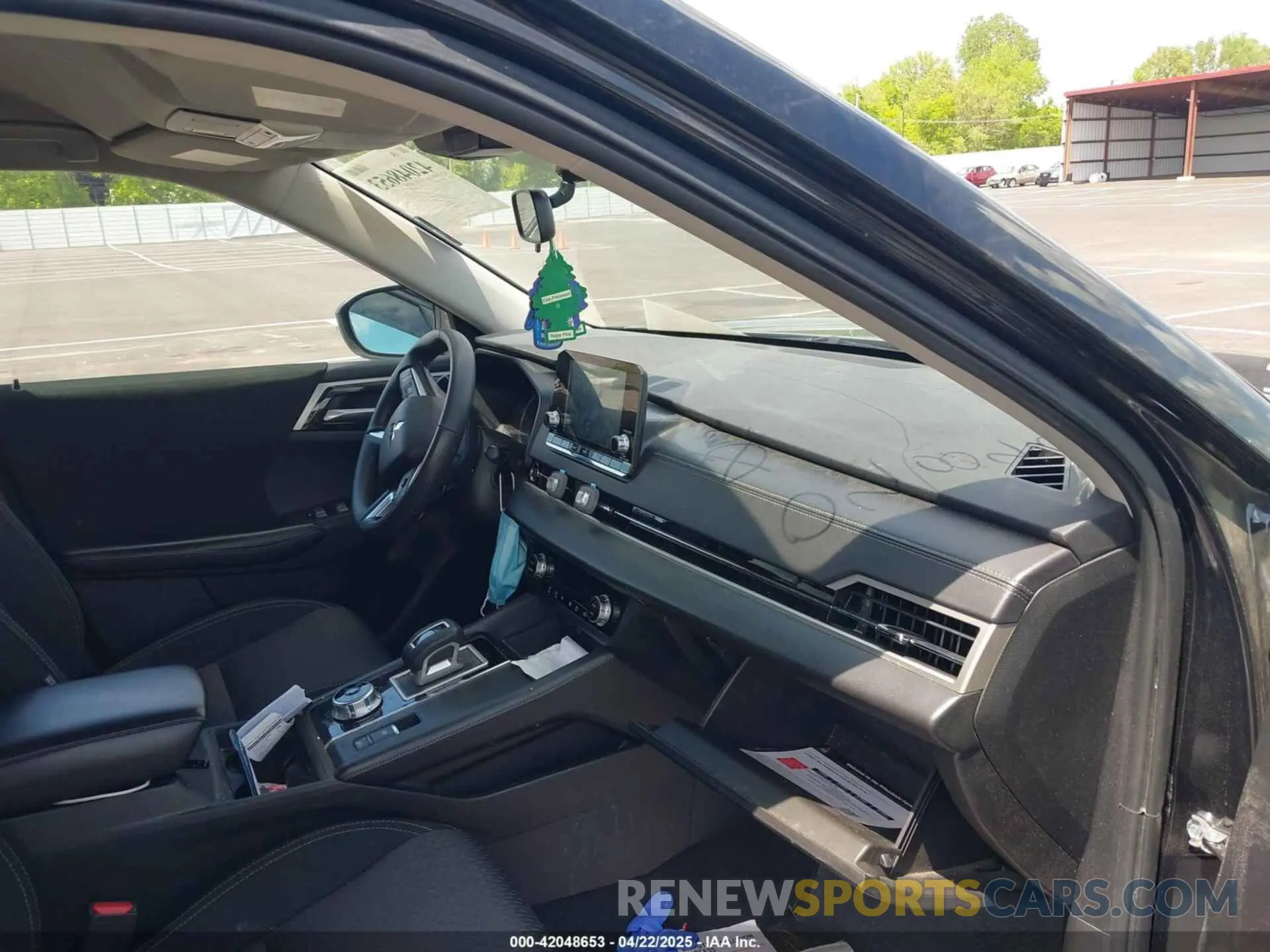 5 Photograph of a damaged car JA4J3UA88RZ028235 MITSUBISHI OUTLANDER 2024