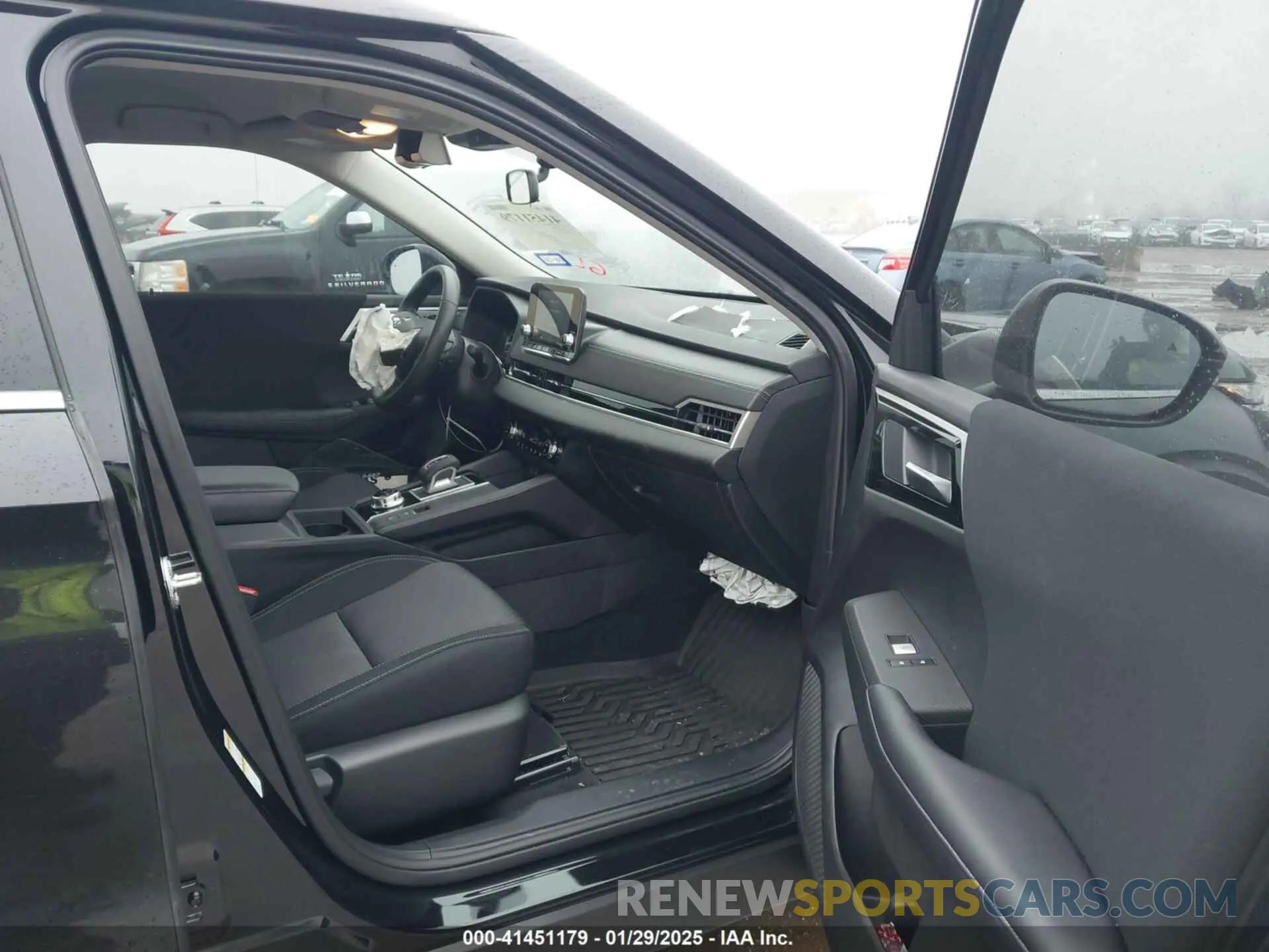 5 Photograph of a damaged car JA4J3UA88RZ074065 MITSUBISHI OUTLANDER 2024
