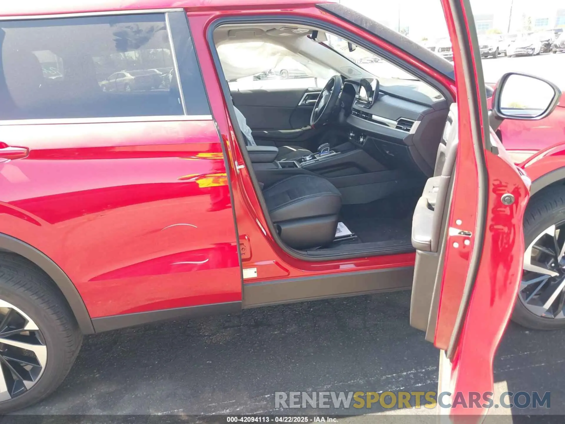 5 Photograph of a damaged car JA4J3VA81RZ008737 MITSUBISHI OUTLANDER 2024