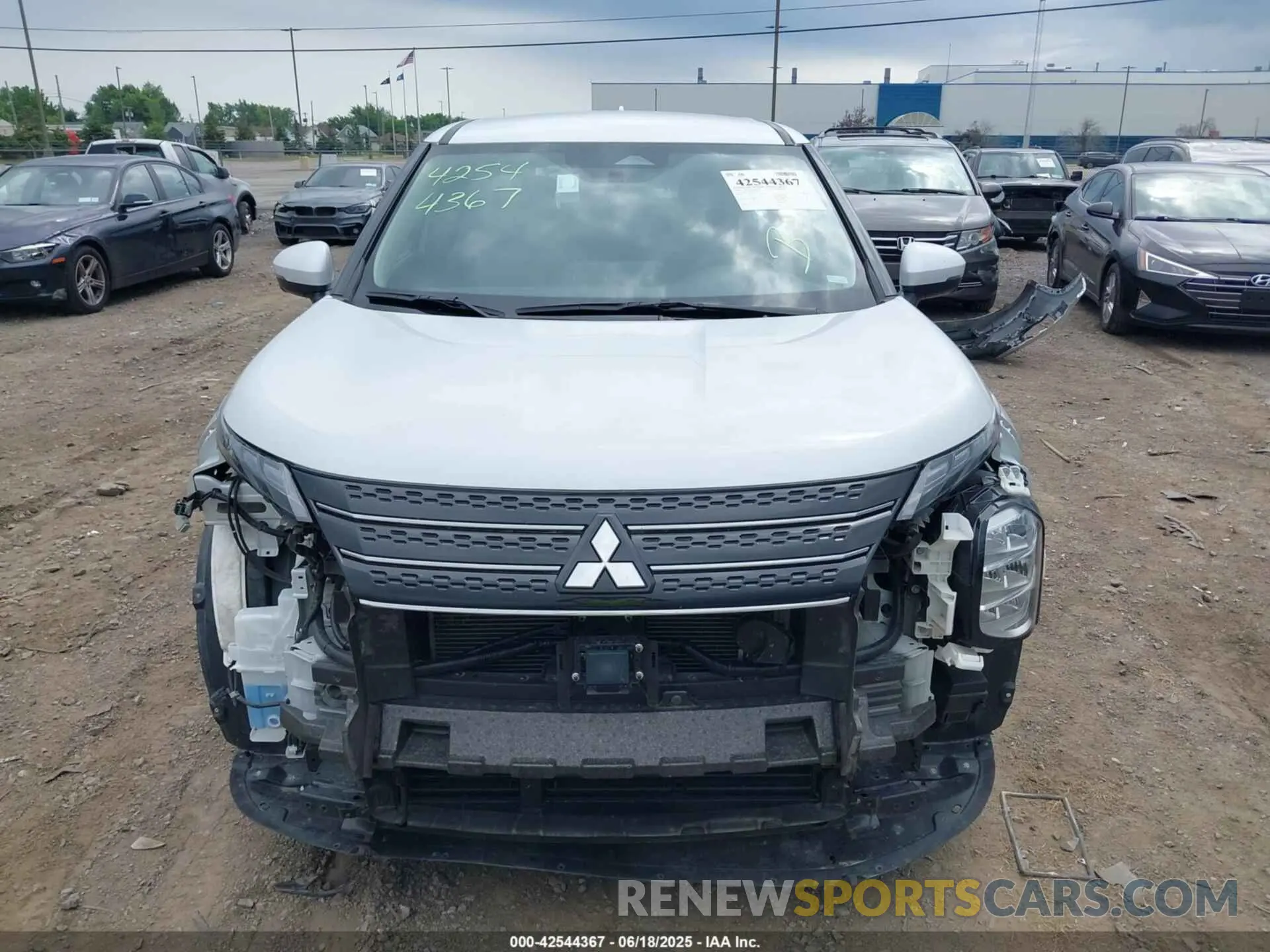 13 Photograph of a damaged car JA4J3VA81RZ030124 MITSUBISHI OUTLANDER 2024