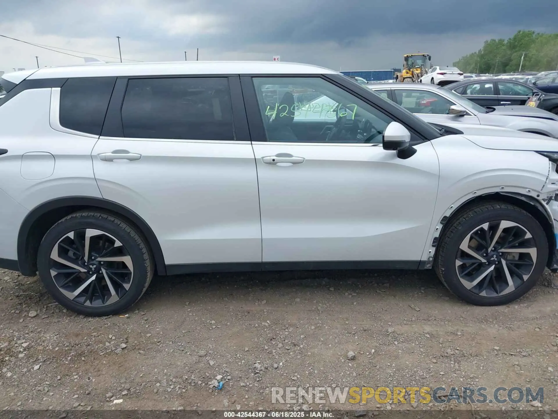 14 Photograph of a damaged car JA4J3VA81RZ030124 MITSUBISHI OUTLANDER 2024