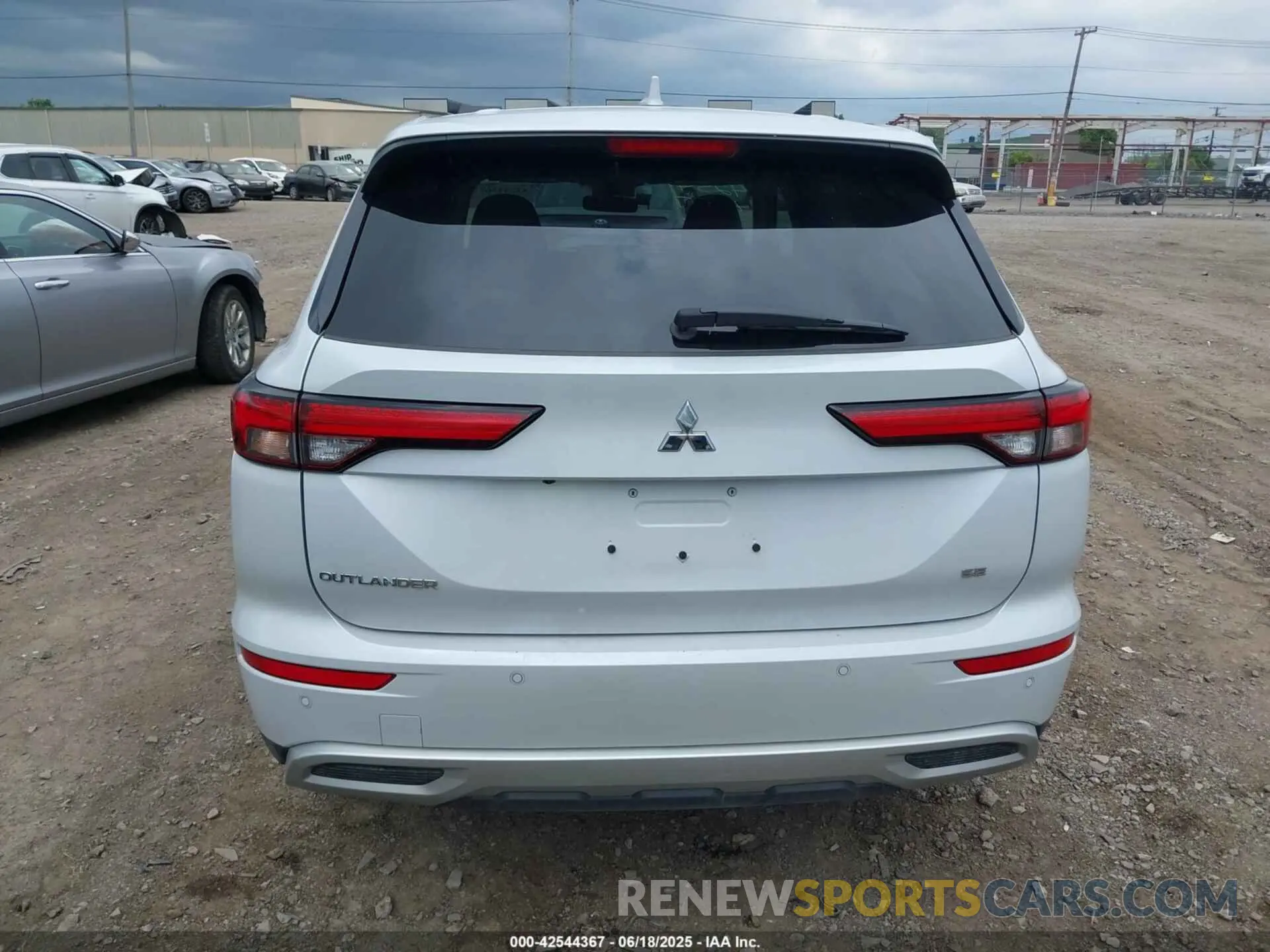 17 Photograph of a damaged car JA4J3VA81RZ030124 MITSUBISHI OUTLANDER 2024