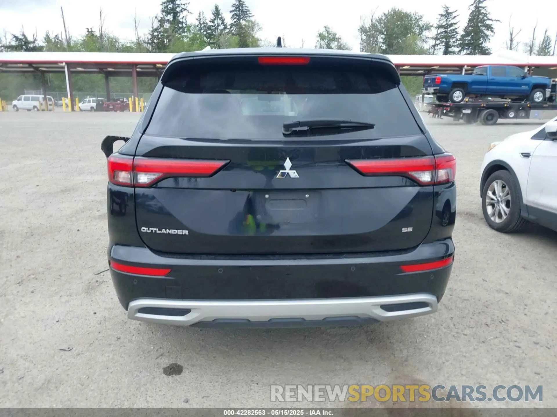 17 Photograph of a damaged car JA4J3VA81RZ046615 MITSUBISHI OUTLANDER 2024