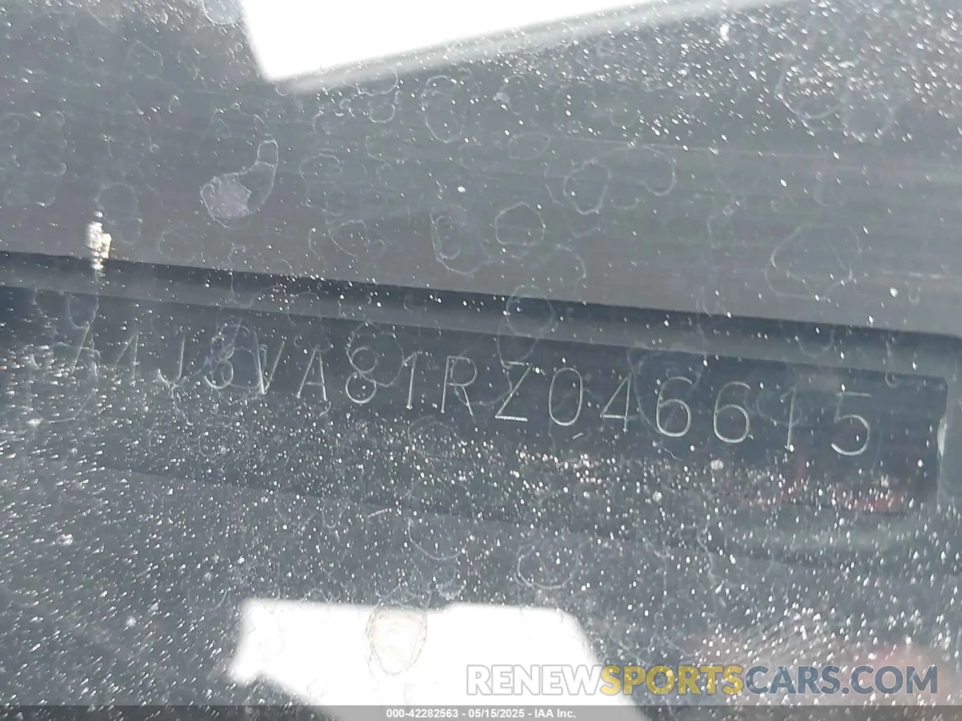 21 Photograph of a damaged car JA4J3VA81RZ046615 MITSUBISHI OUTLANDER 2024
