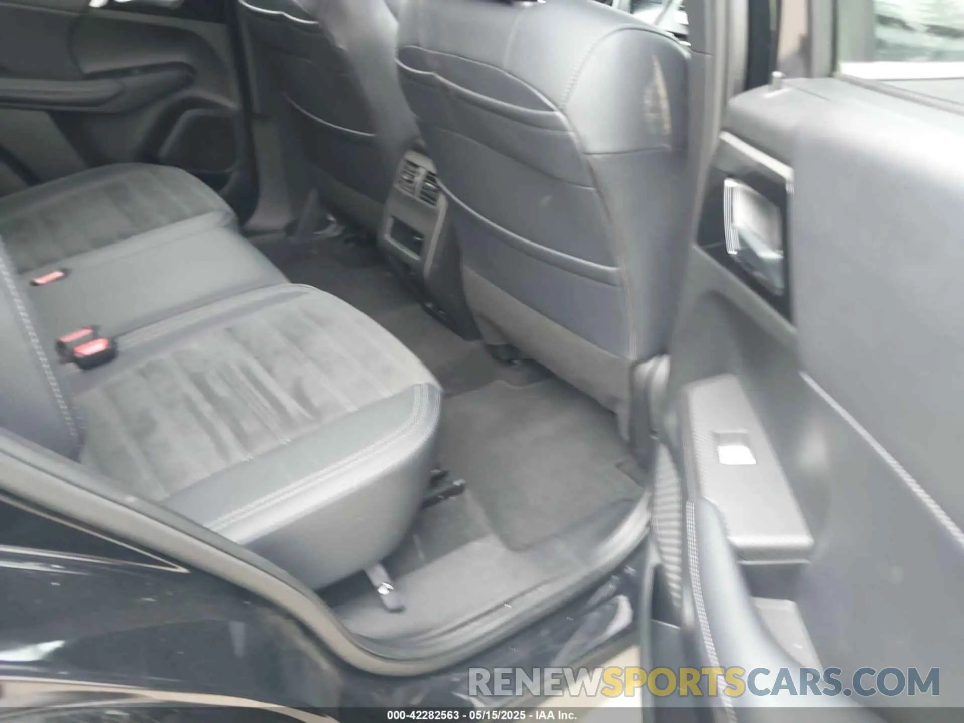 8 Photograph of a damaged car JA4J3VA81RZ046615 MITSUBISHI OUTLANDER 2024