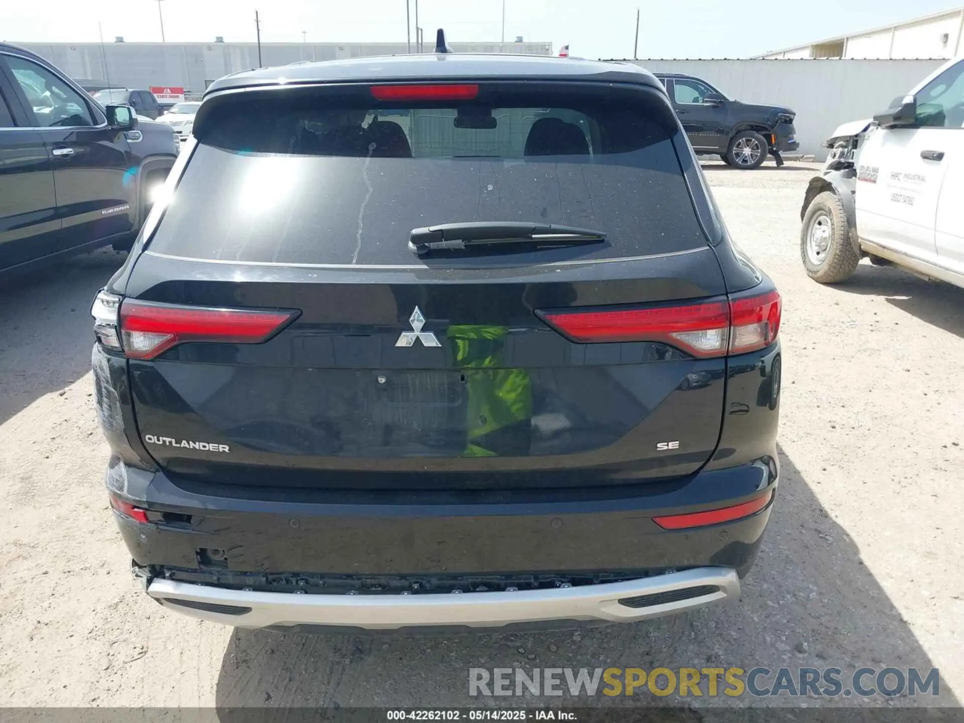 16 Photograph of a damaged car JA4J3VA81RZ068453 MITSUBISHI OUTLANDER 2024
