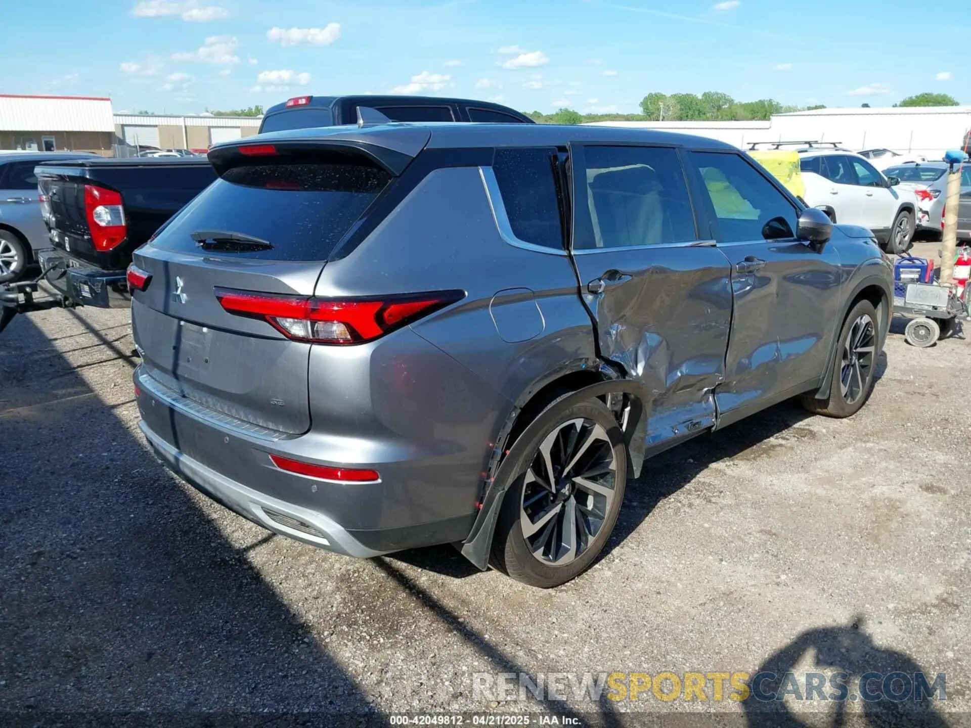 4 Photograph of a damaged car JA4J3VA82RZ011100 MITSUBISHI OUTLANDER 2024