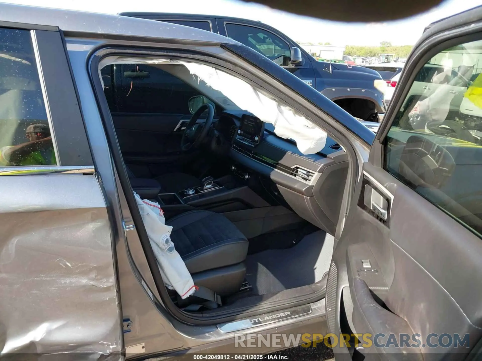 5 Photograph of a damaged car JA4J3VA82RZ011100 MITSUBISHI OUTLANDER 2024