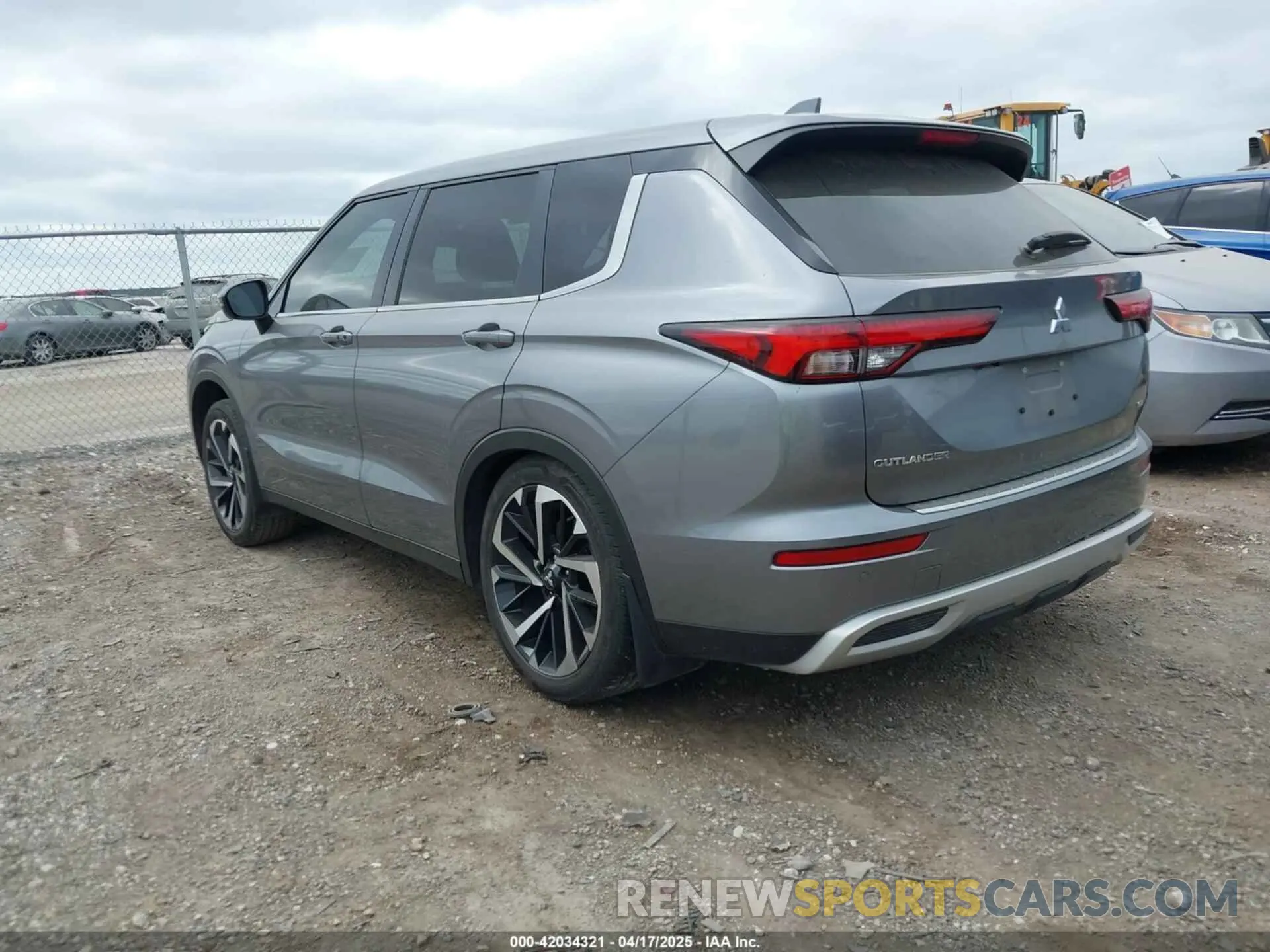 3 Photograph of a damaged car JA4J3VA82RZ011257 MITSUBISHI OUTLANDER 2024