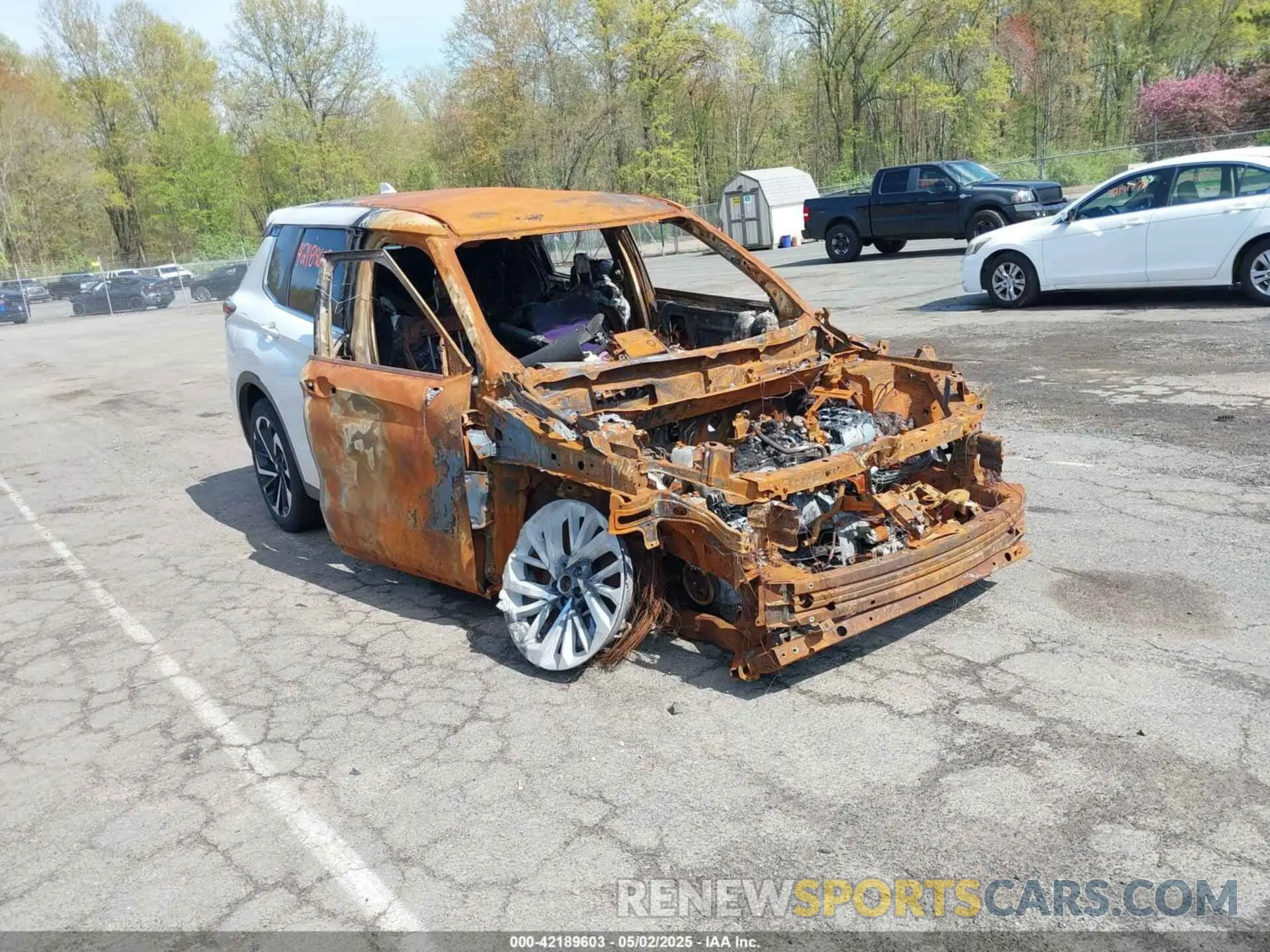 1 Photograph of a damaged car JA4J3VA83RZ030206 MITSUBISHI OUTLANDER 2024