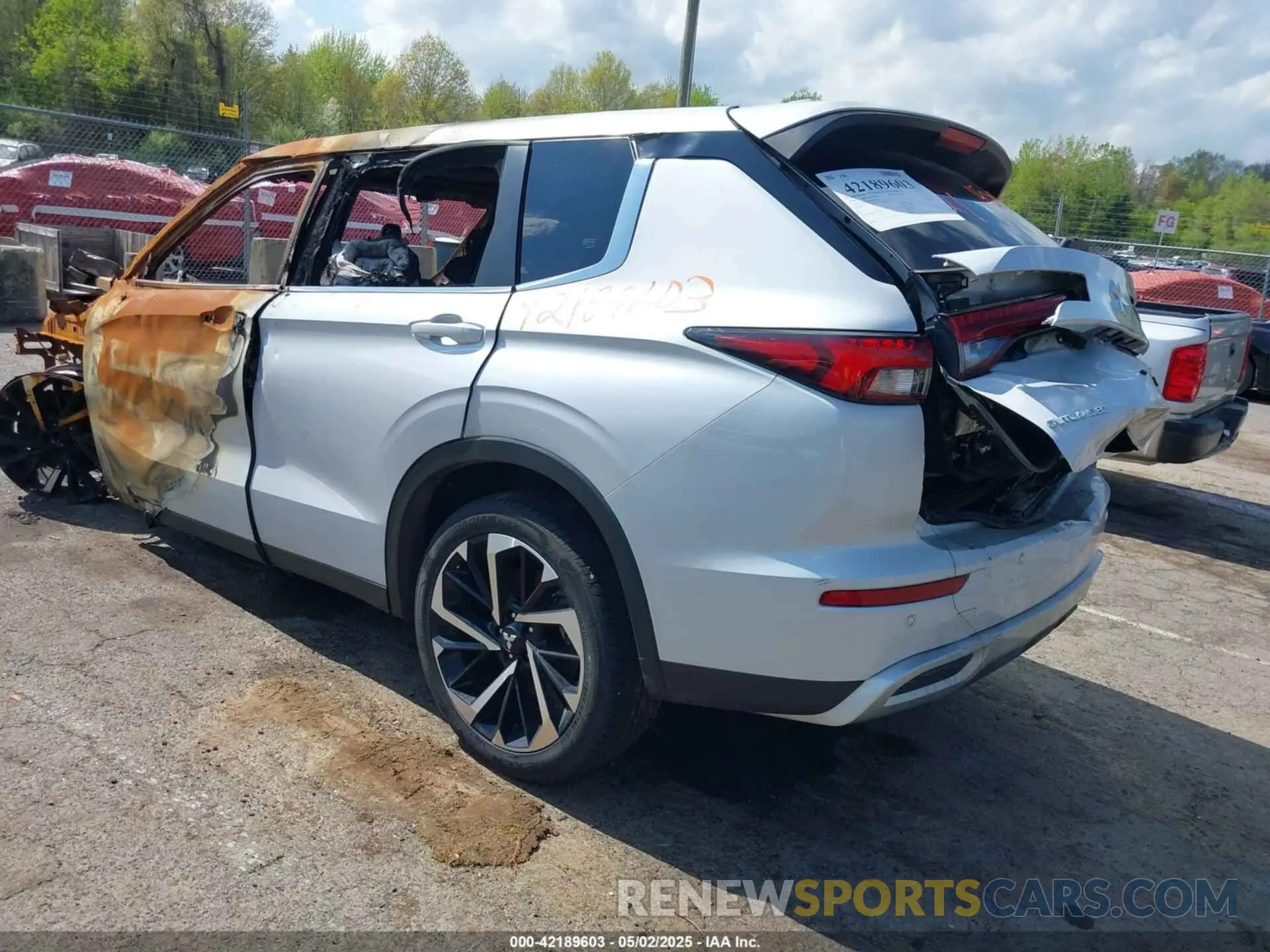 3 Photograph of a damaged car JA4J3VA83RZ030206 MITSUBISHI OUTLANDER 2024