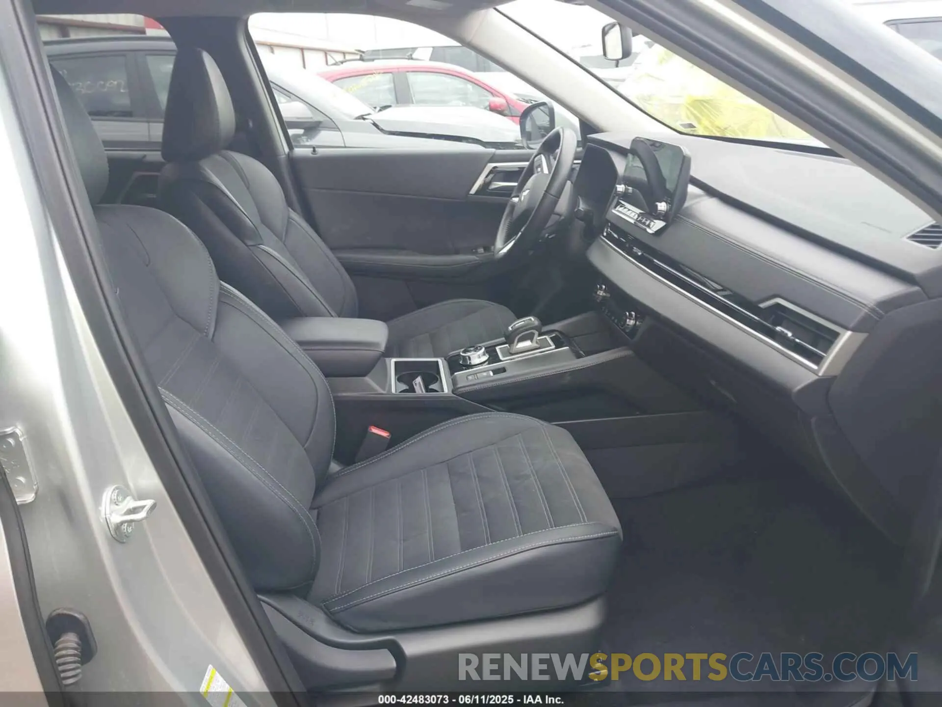 5 Photograph of a damaged car JA4J3VA83RZ068485 MITSUBISHI OUTLANDER 2024