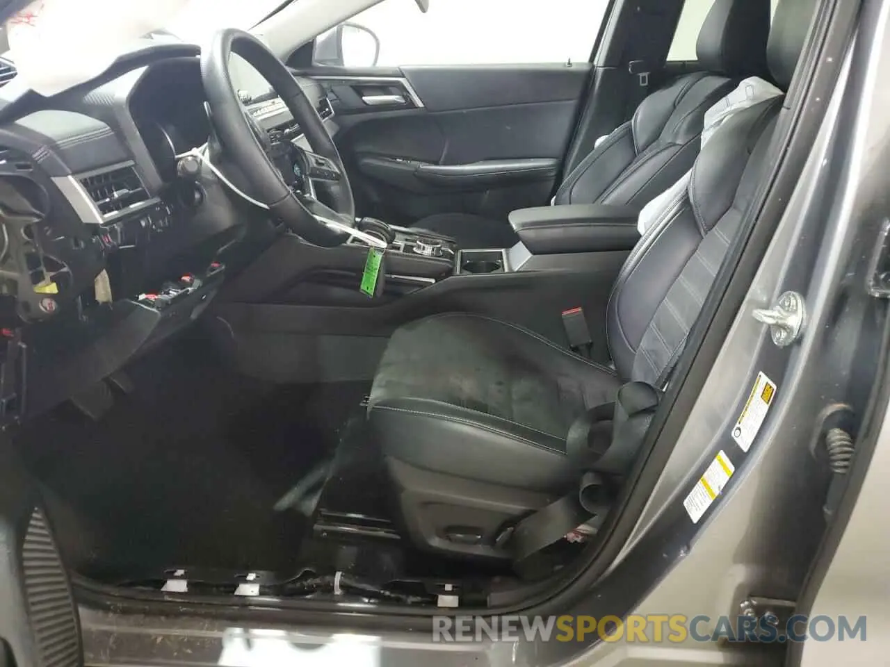 7 Photograph of a damaged car JA4J3VA84RZ013771 MITSUBISHI OUTLANDER 2024
